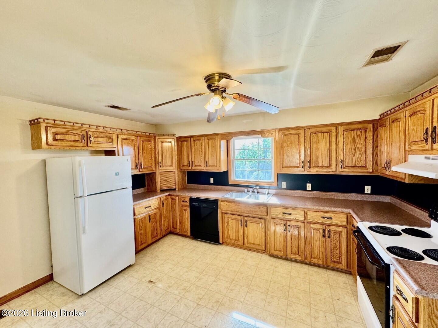 5464 Mackville Rd Property Photo 5