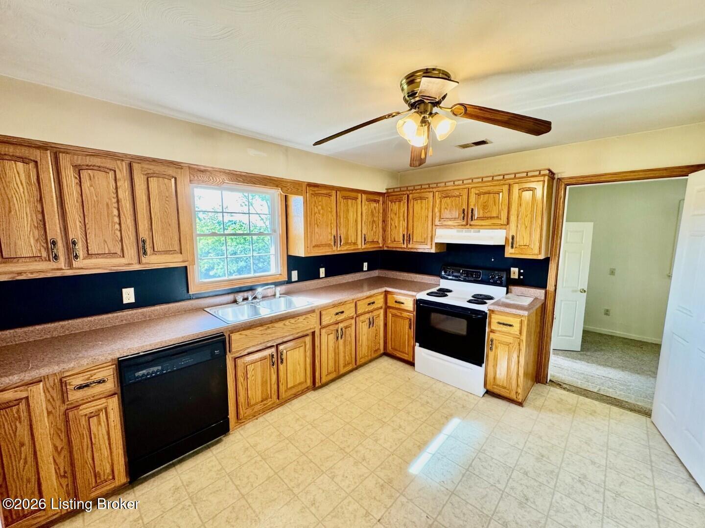 5464 Mackville Rd Property Photo 6