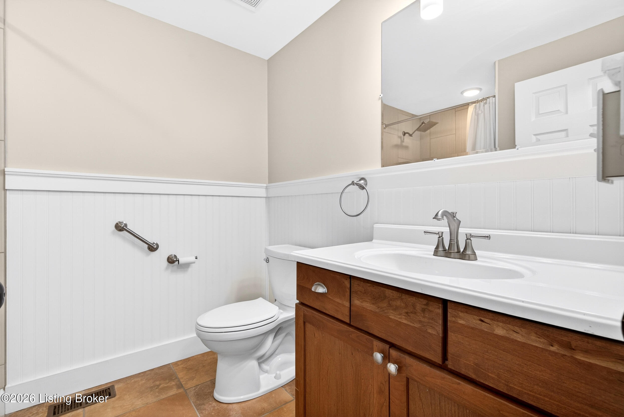 376 Gene St Property Photo 32