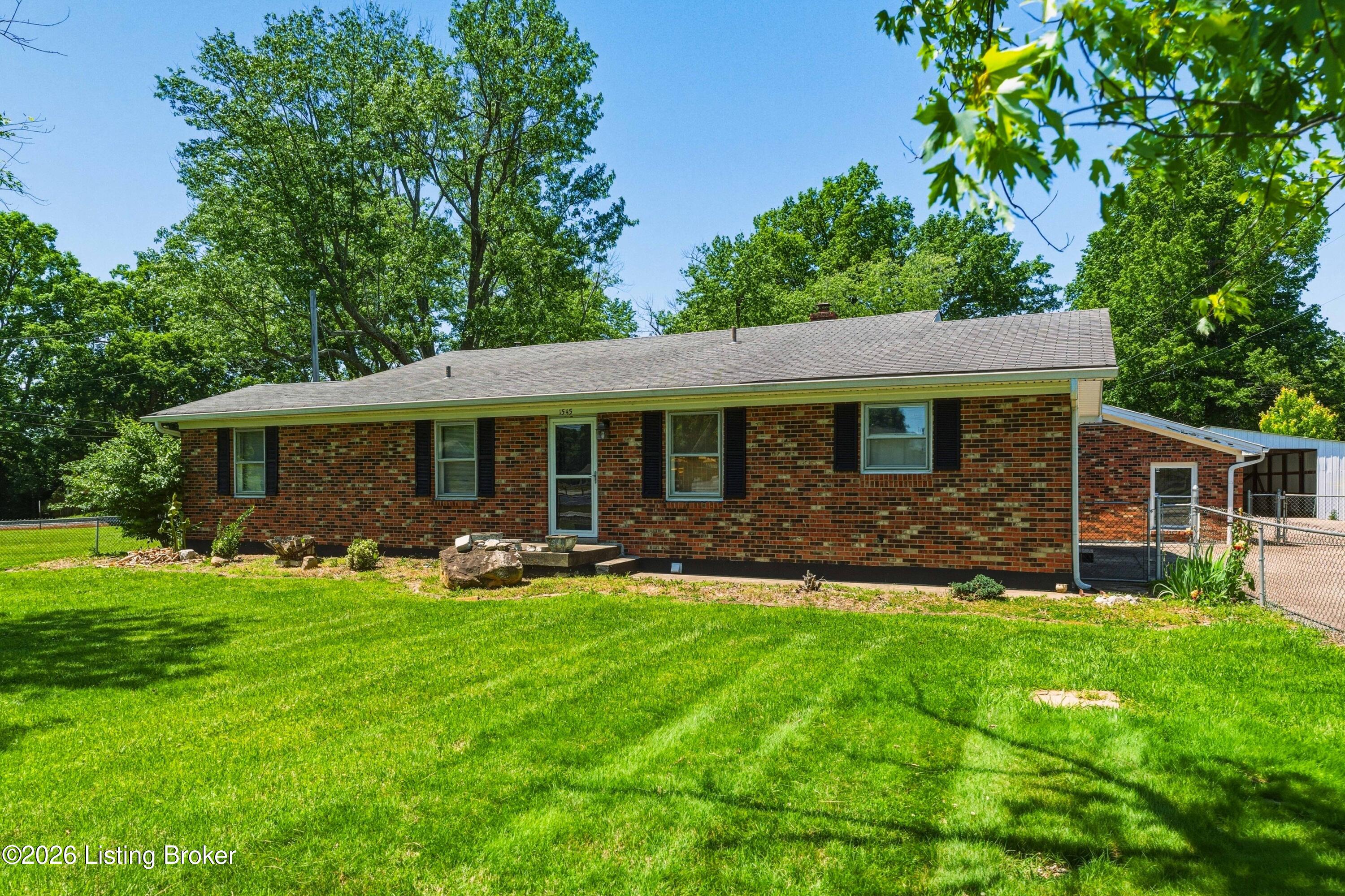 1545 Greenbriar Rd Property Photo 2