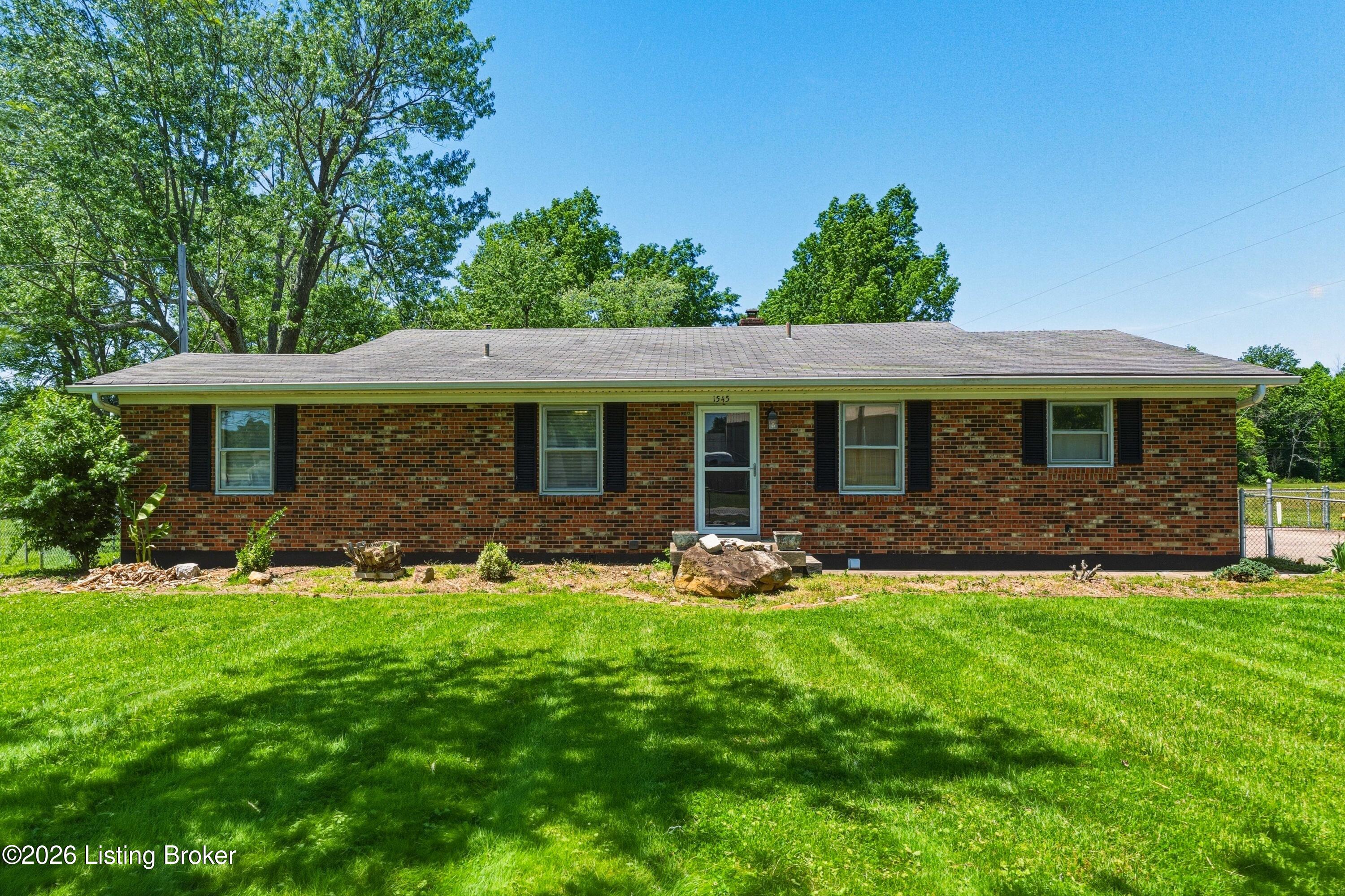 1545 Greenbriar Rd Property Photo 3