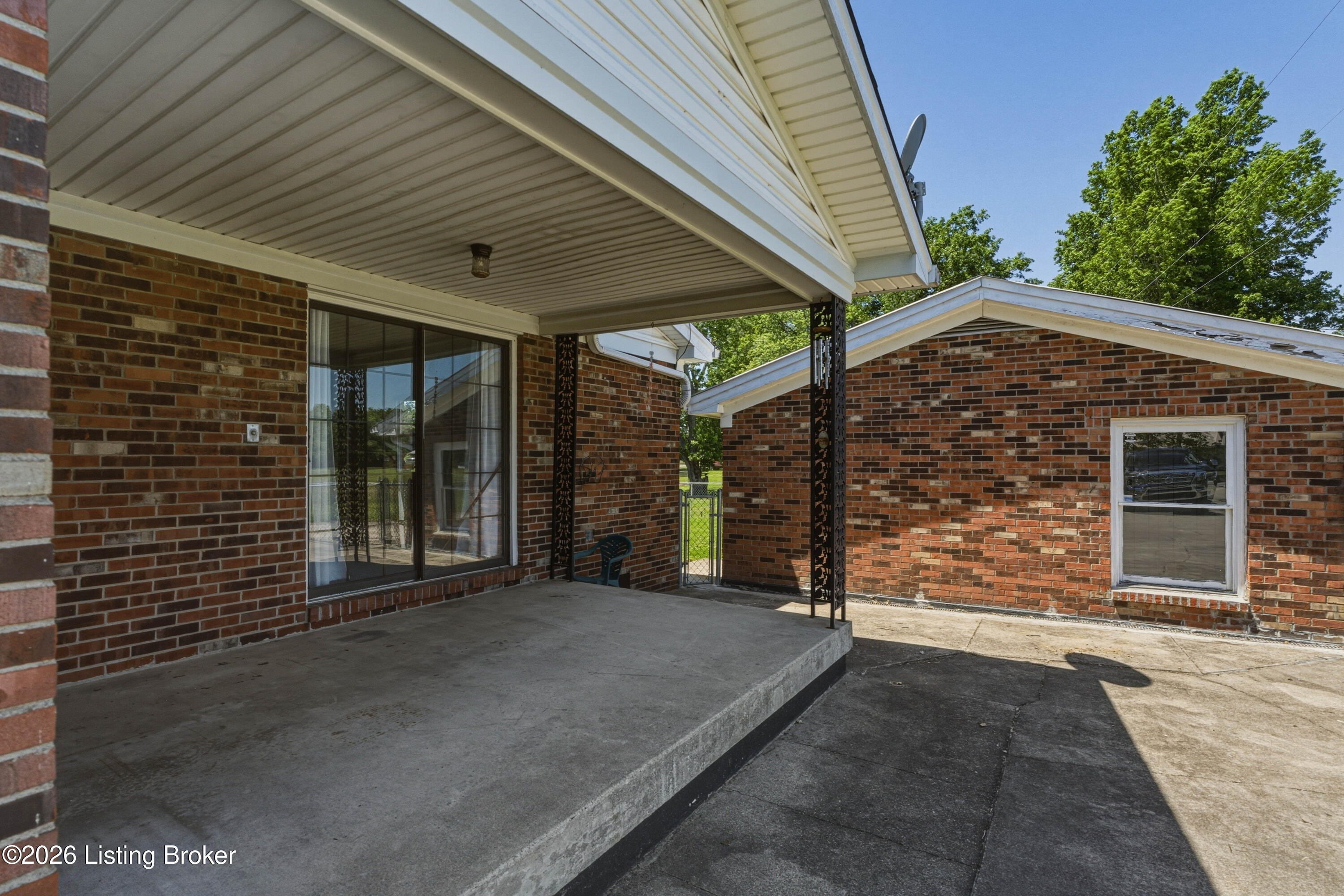 1545 Greenbriar Rd Property Photo 5