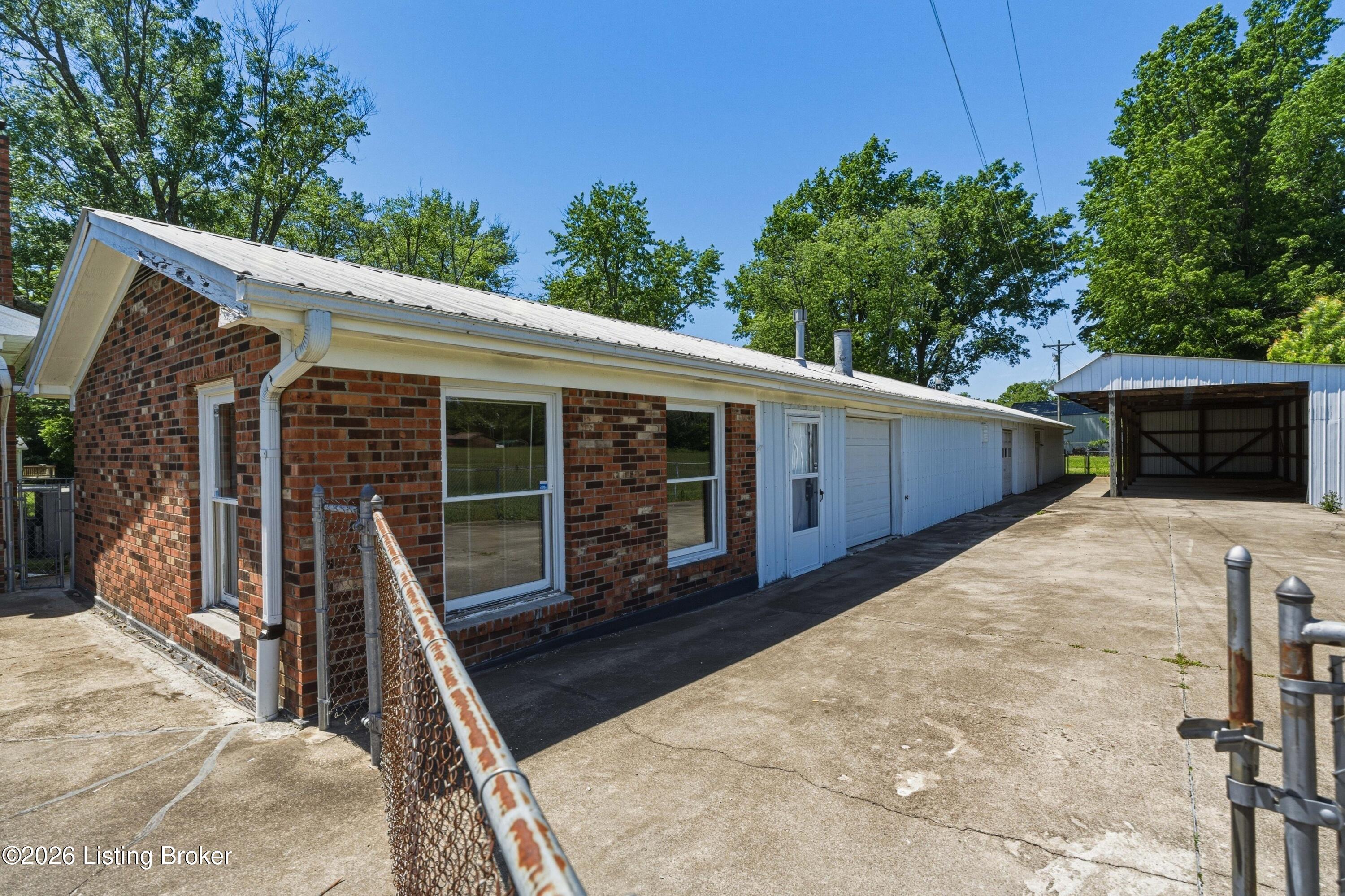 1545 Greenbriar Rd Property Photo 6