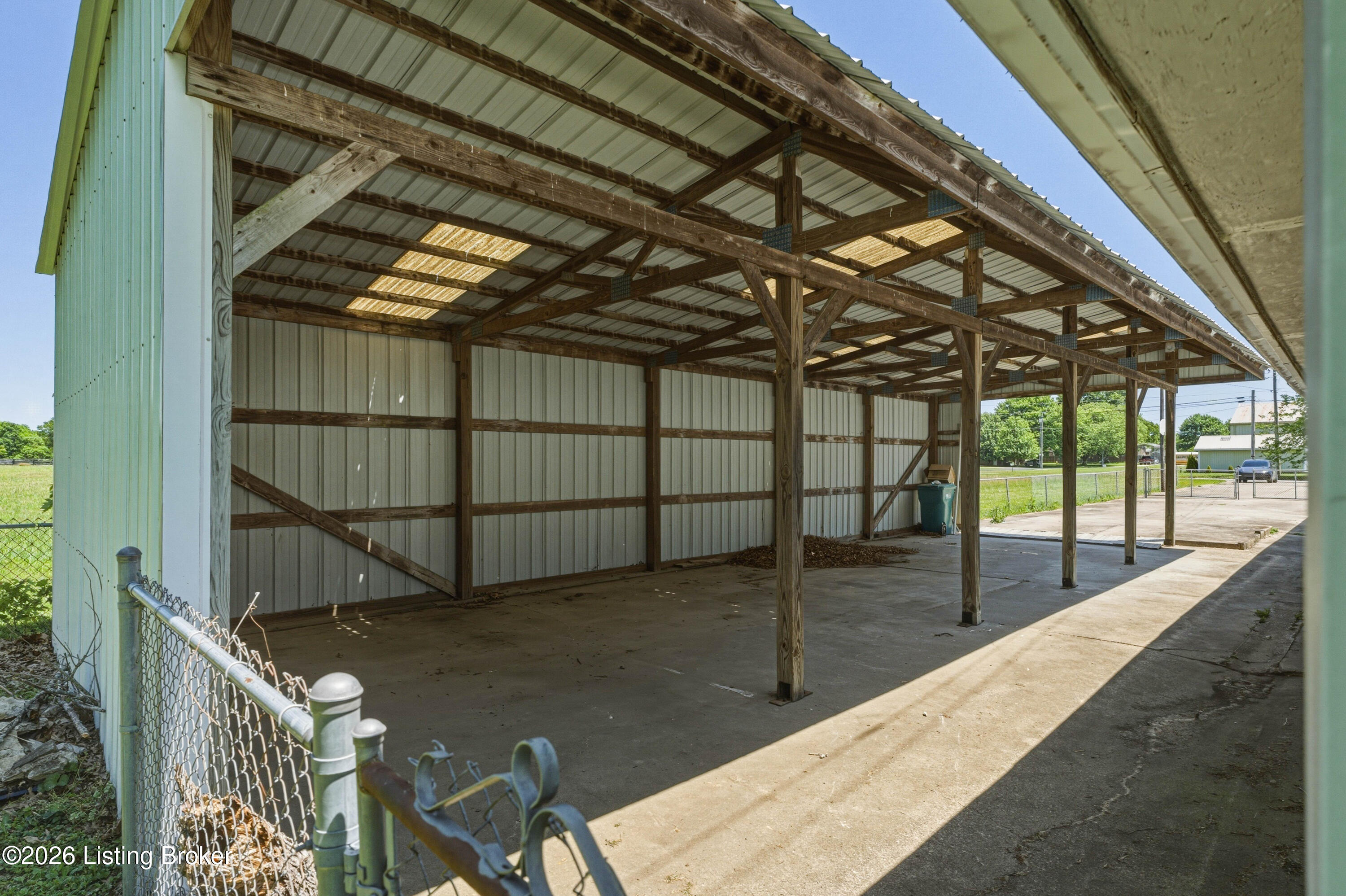 1545 Greenbriar Rd Property Photo 8