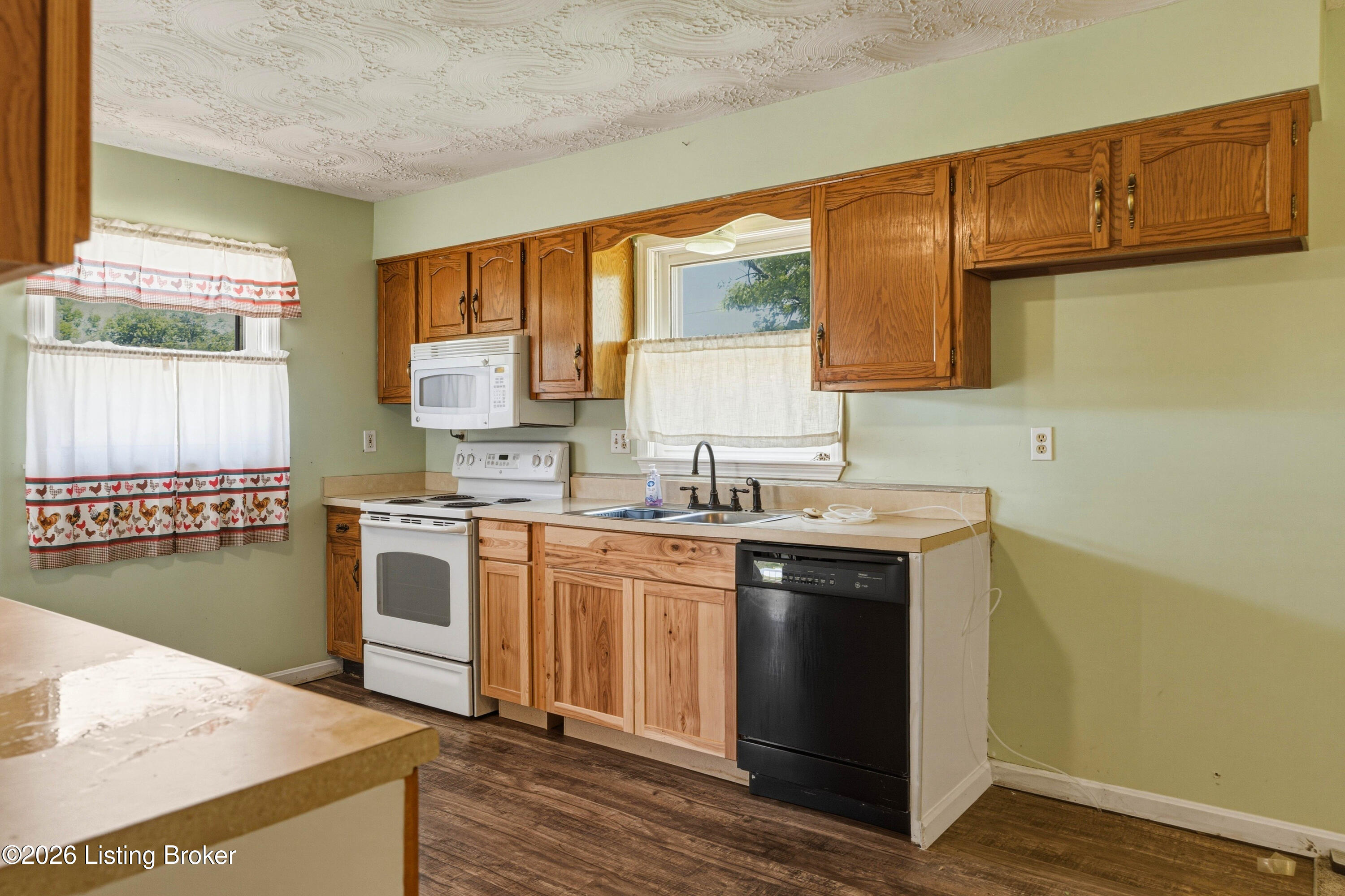 1545 Greenbriar Rd Property Photo 24