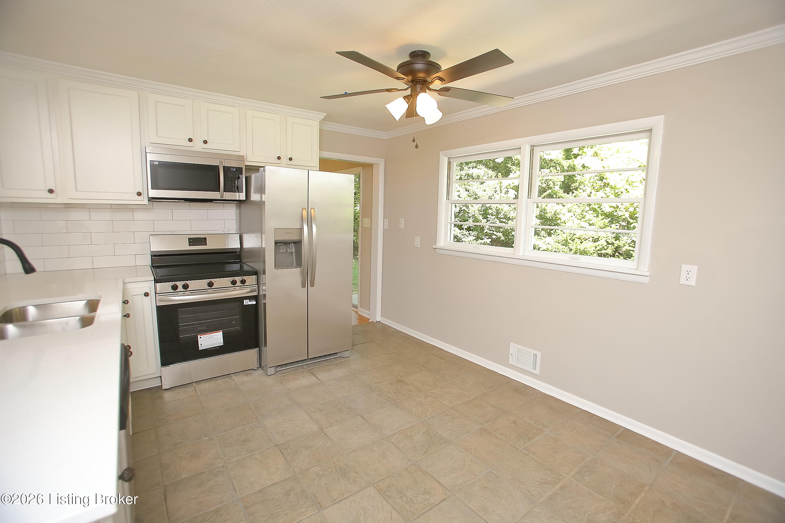 3132 Sunny Ln Property Photo 8