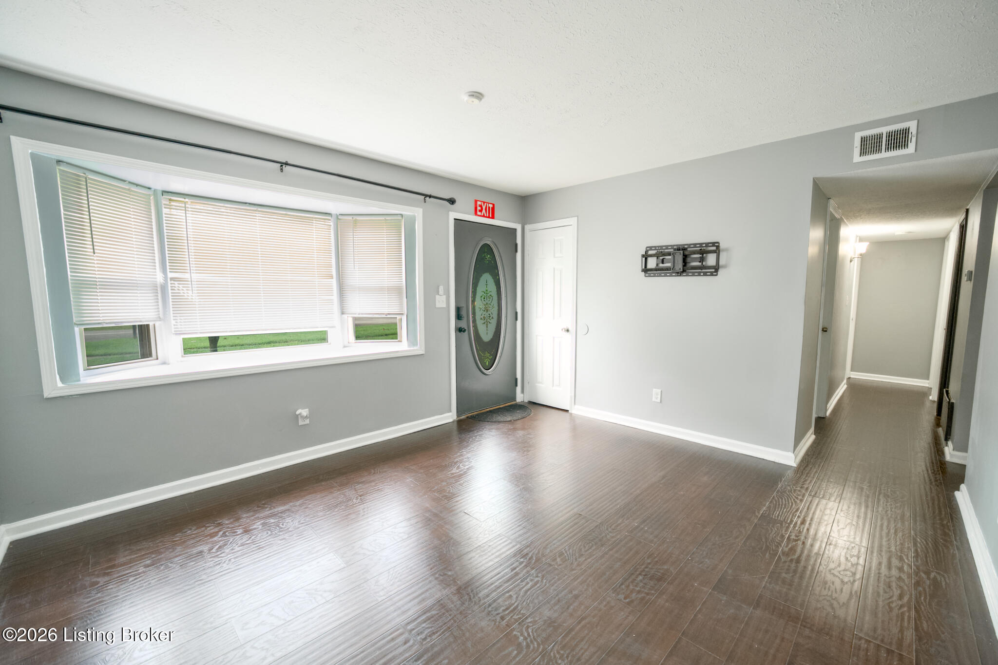 1009 Andle Ct Property Photo 4