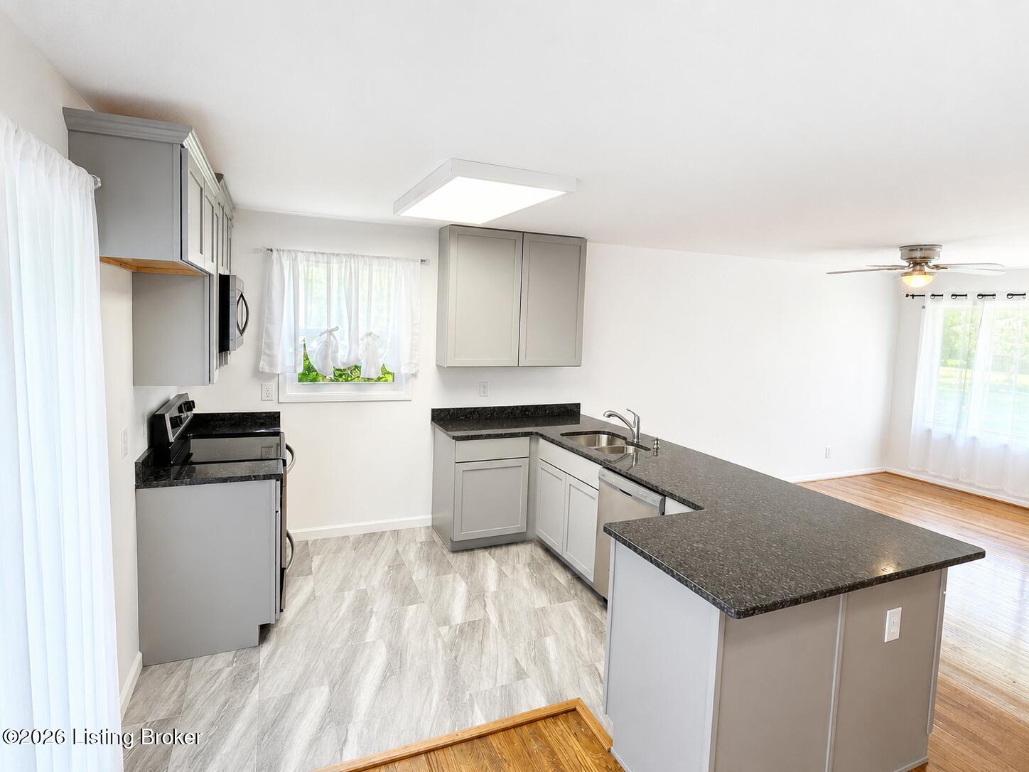 3023 Leman Dr Property Photo 6