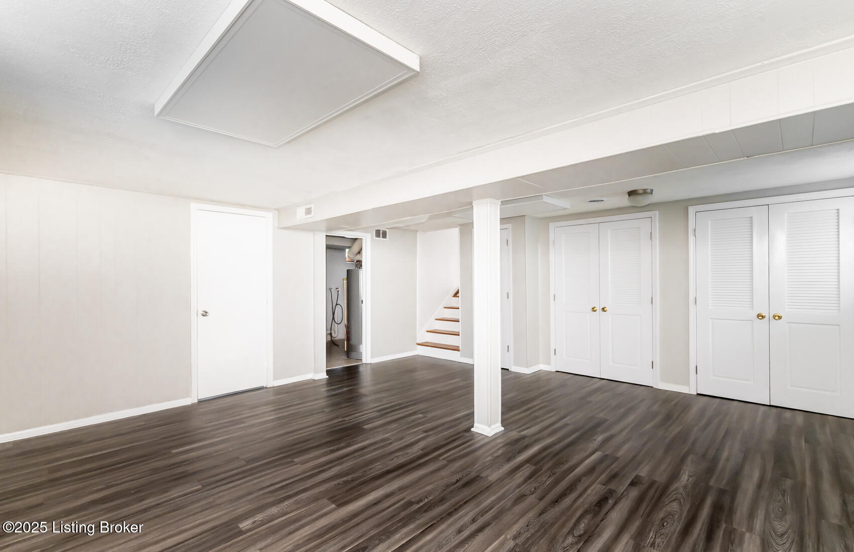 3023 Leman Dr Property Photo 25