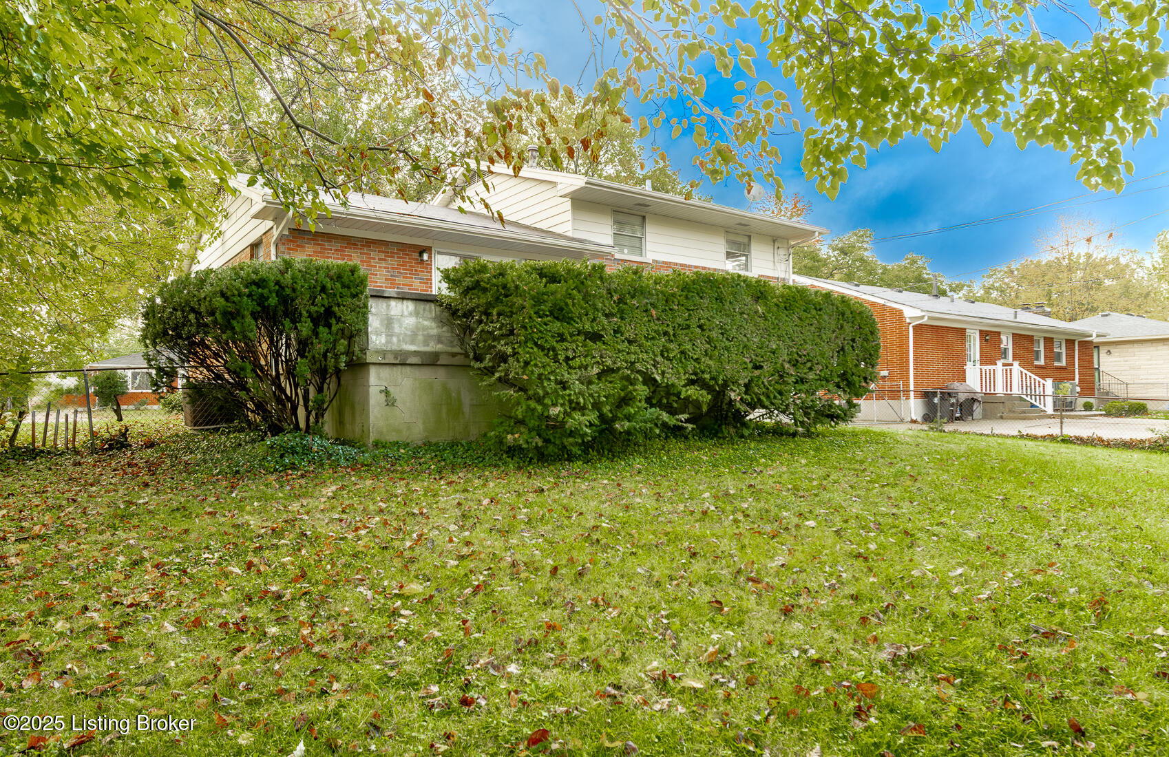 3023 Leman Dr Property Photo 32