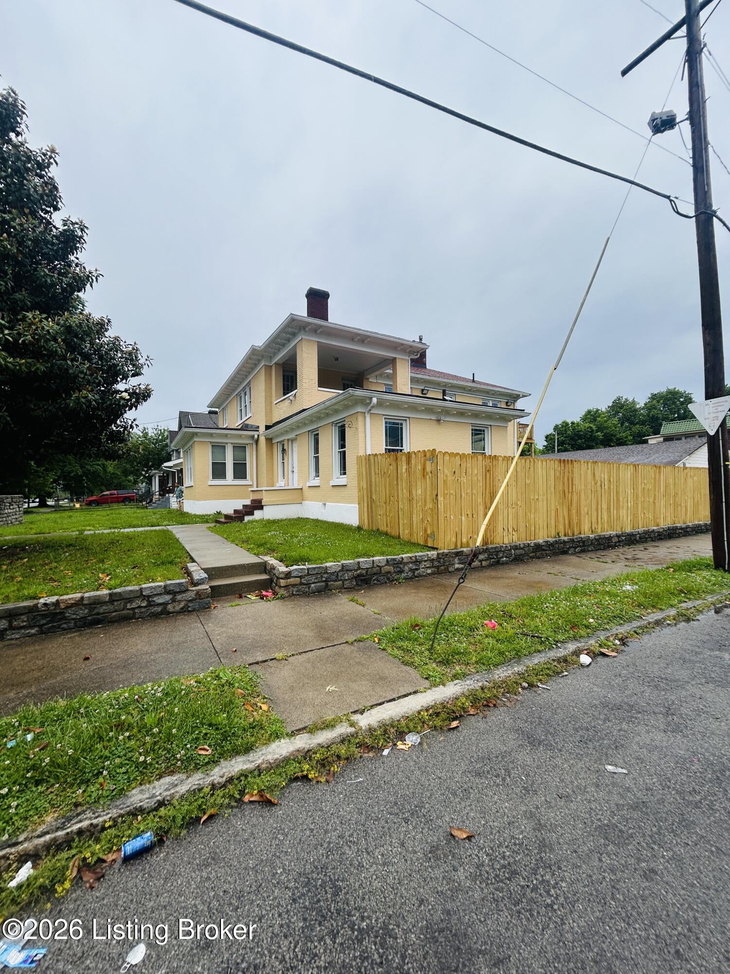 3617 W Broadway Property Photo 2