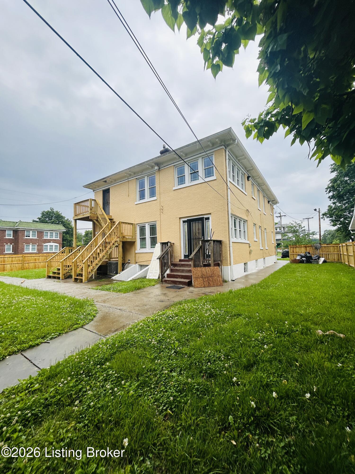 3617 W Broadway Property Photo 3