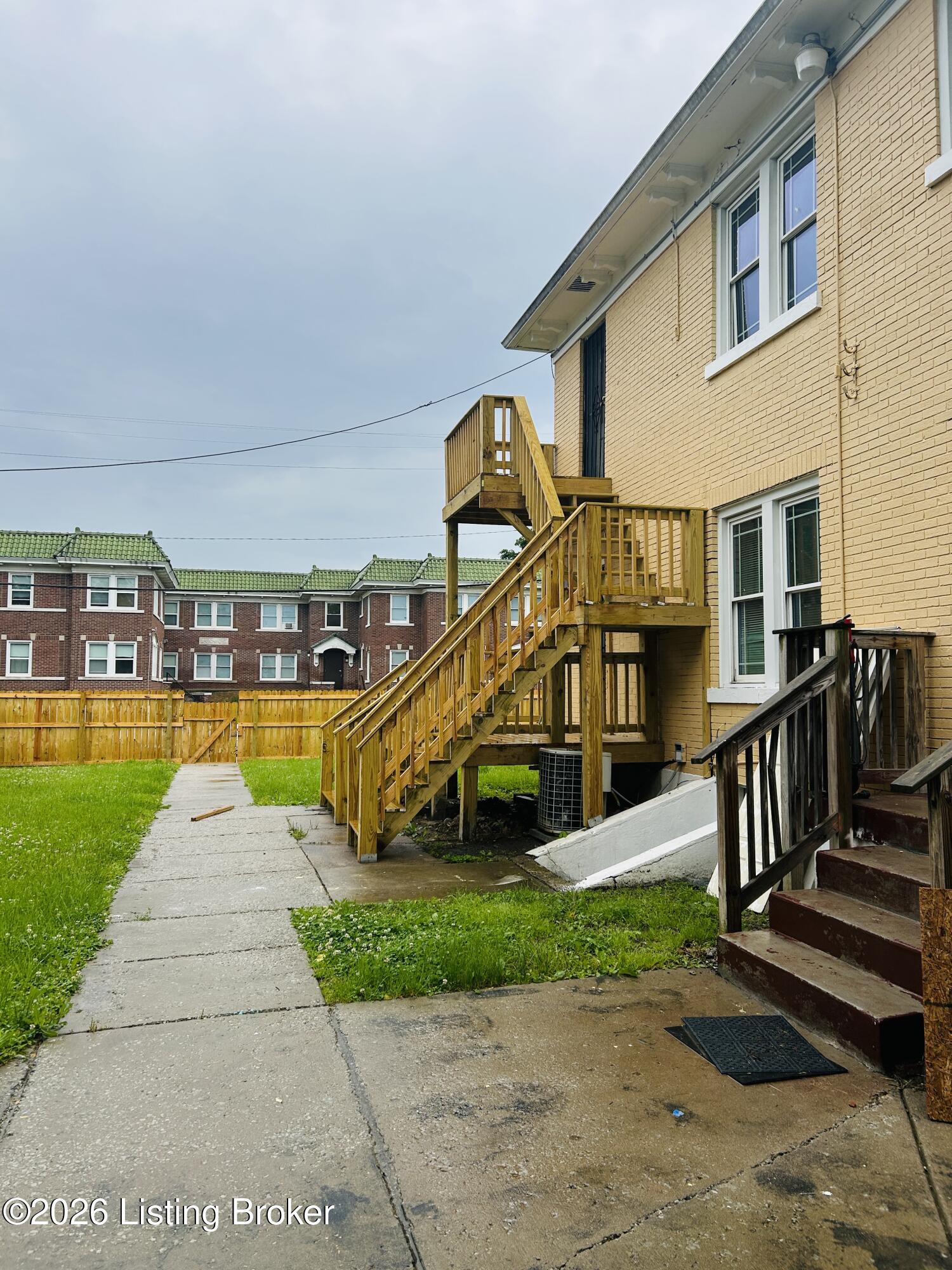 3617 W Broadway Property Photo 6