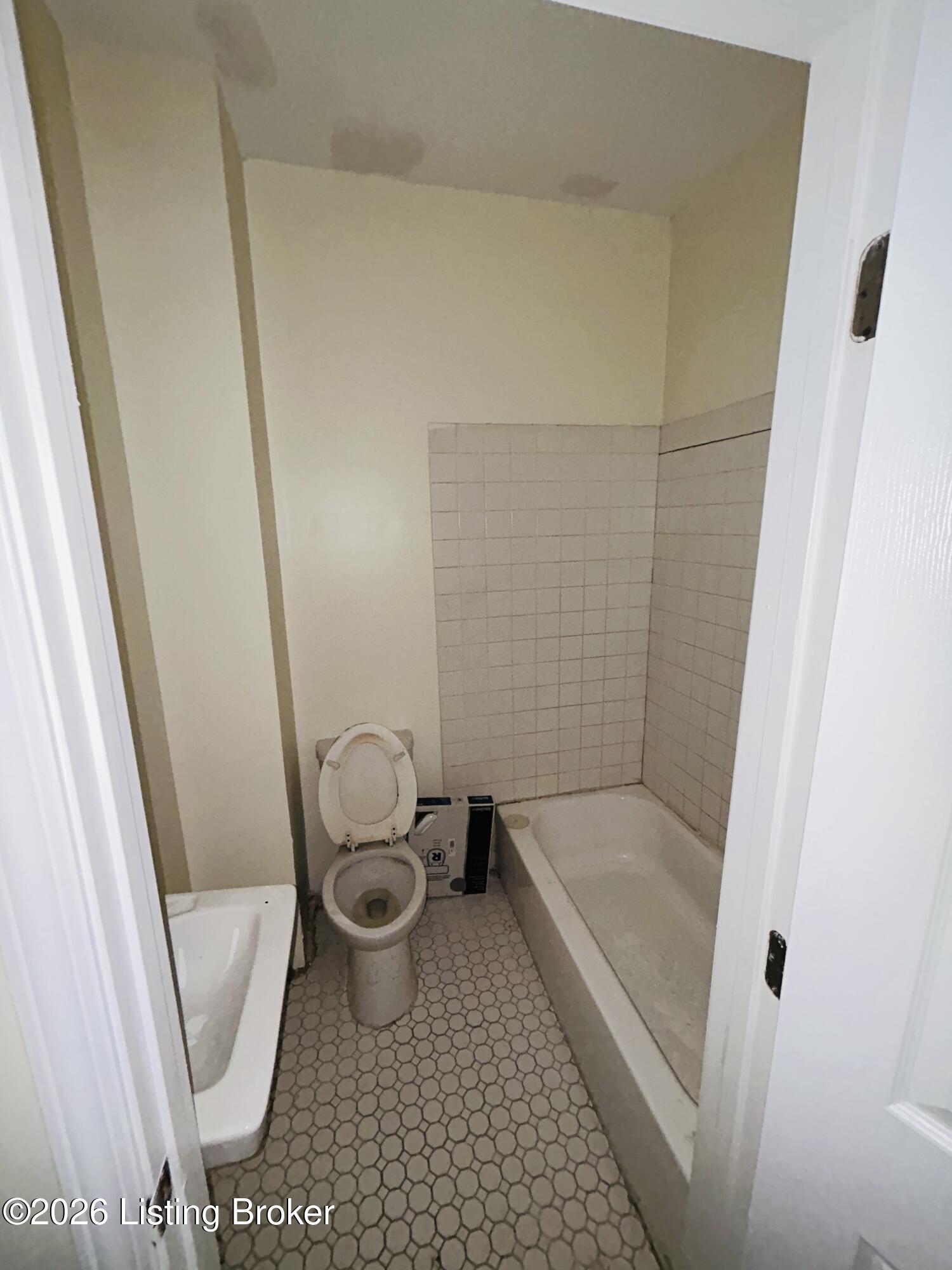3617 W Broadway Property Photo 11