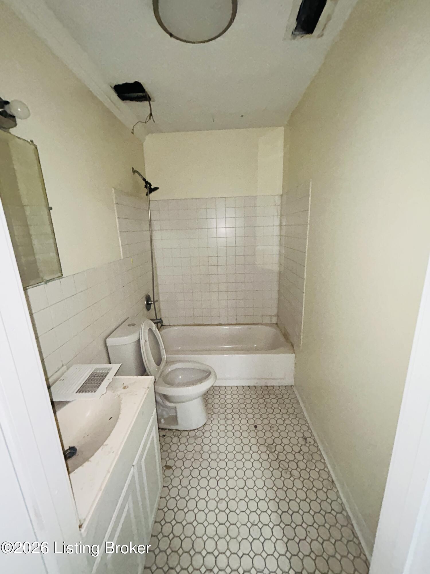 3617 W Broadway Property Photo 14
