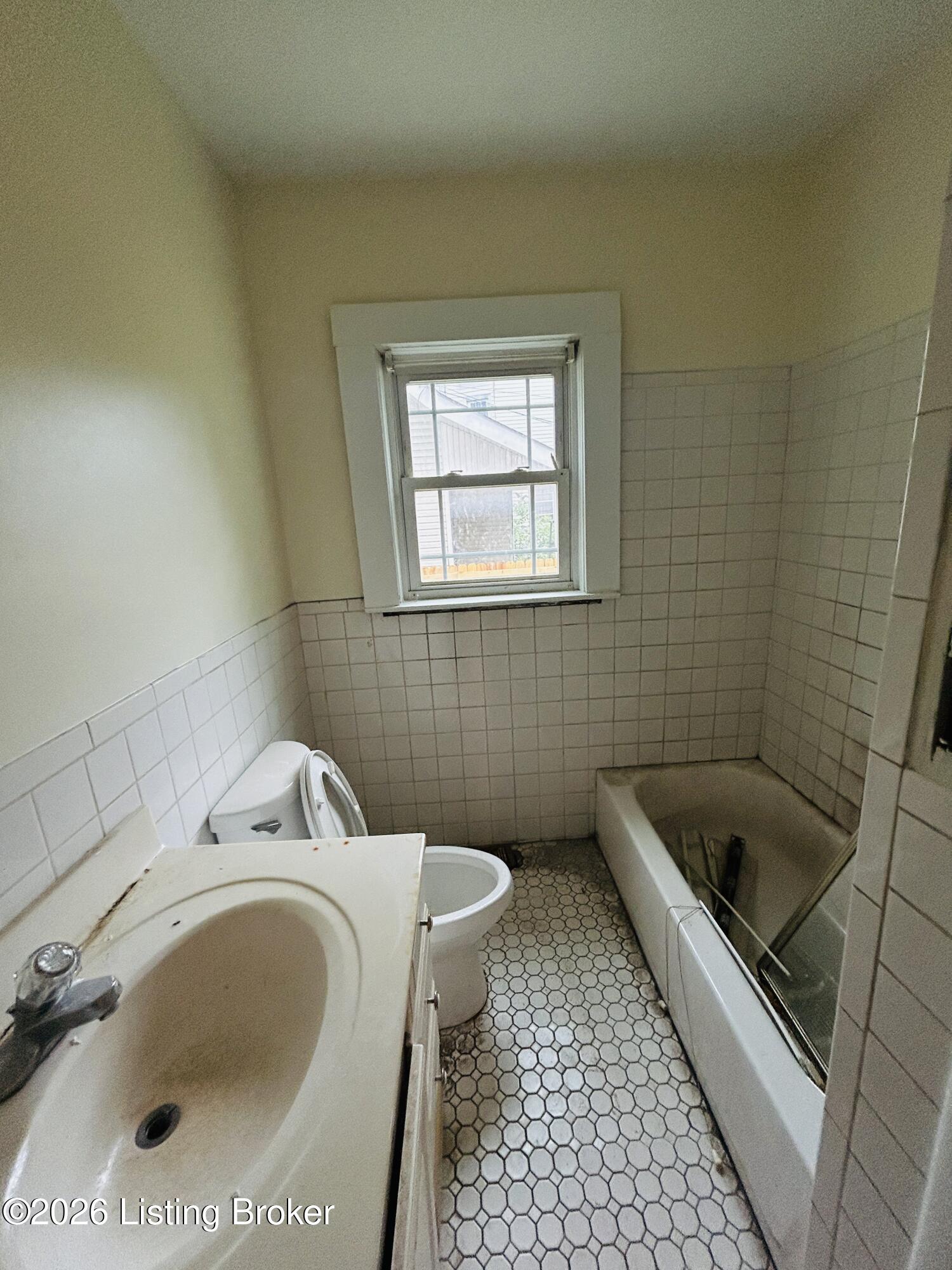 3617 W Broadway Property Photo 20