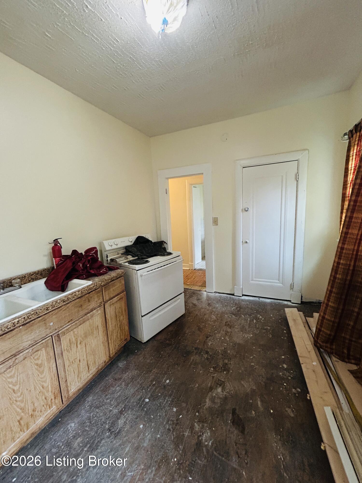 3617 W Broadway Property Photo 24