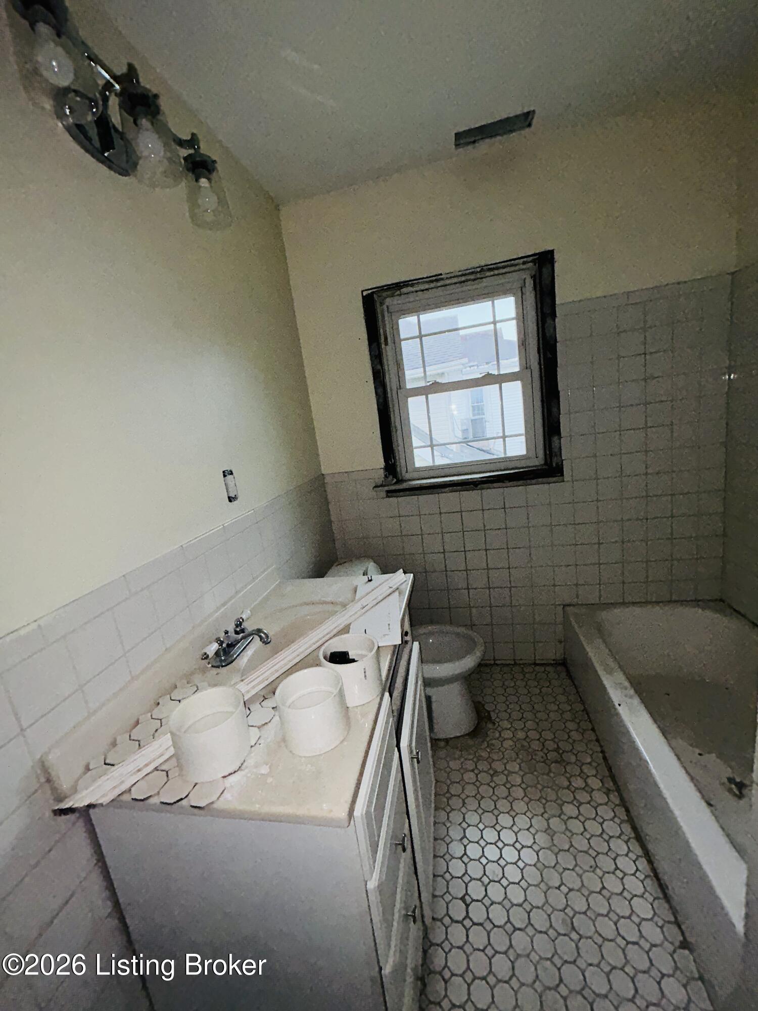 3617 W Broadway Property Photo 35