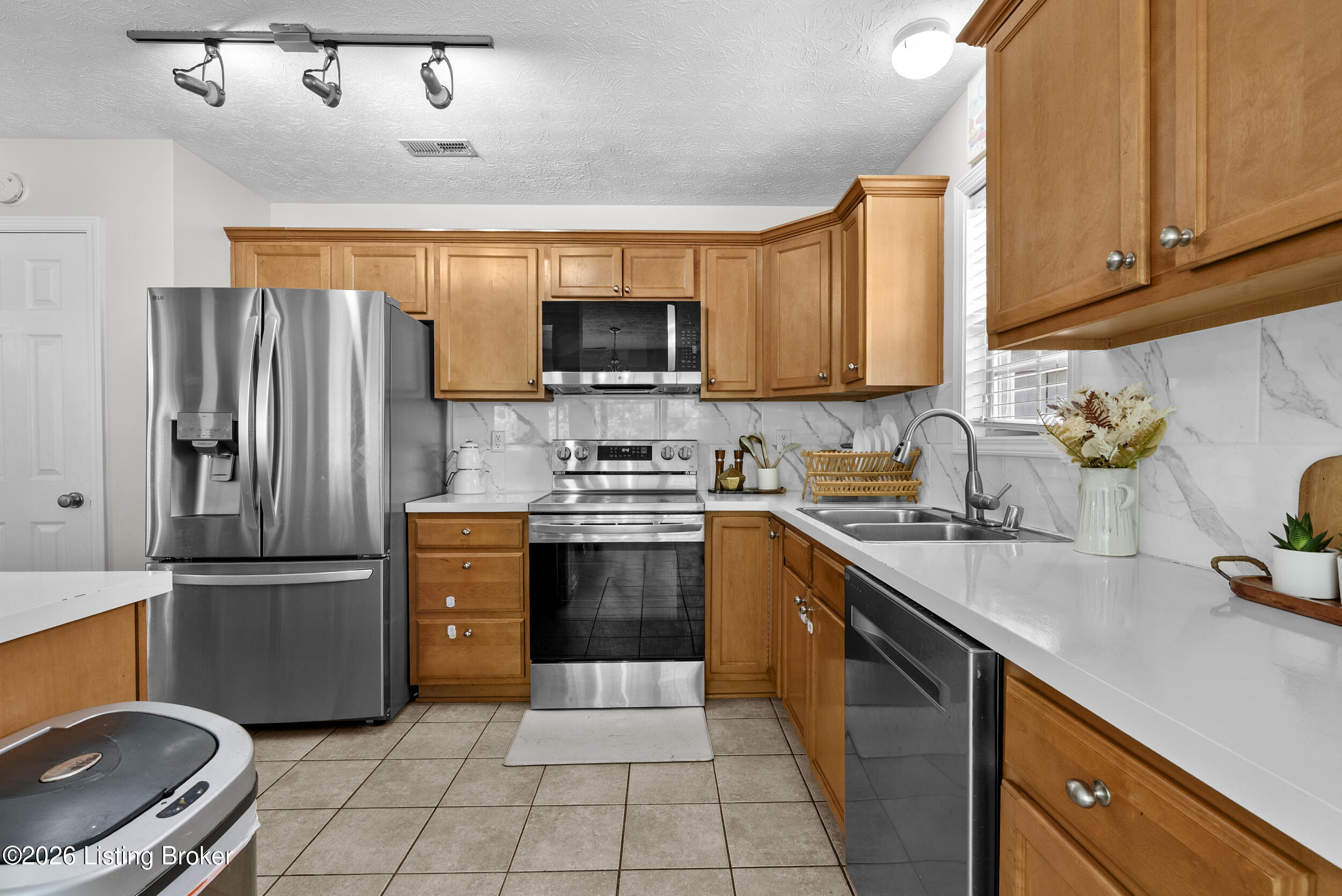8813 Eli Dr Property Photo 21