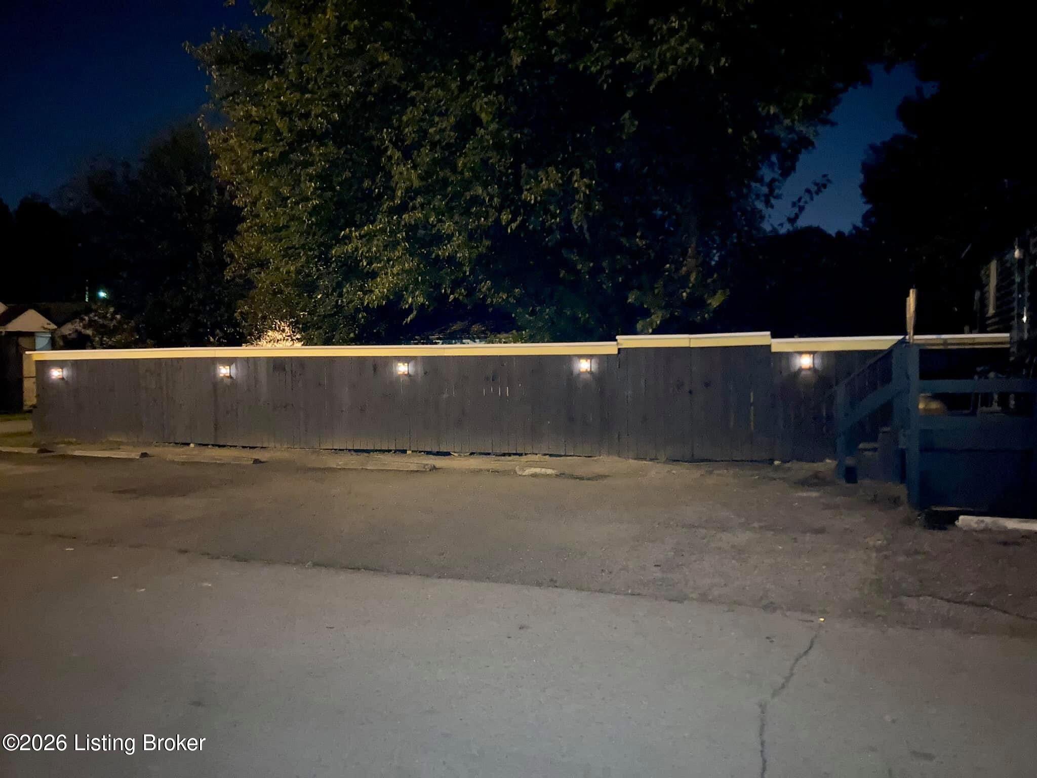 837 Denmark St Property Photo 16