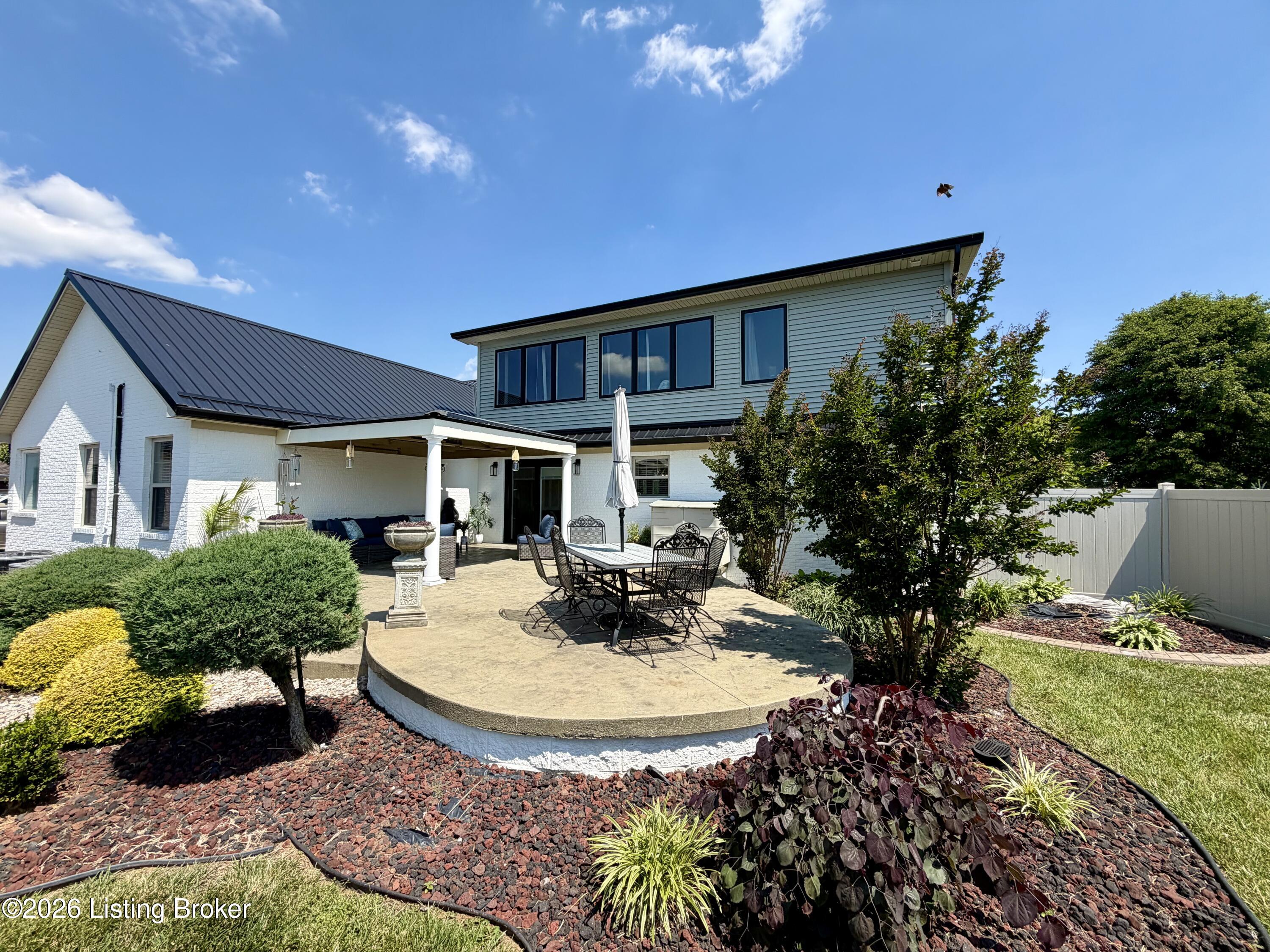 1011 Pembrooke Dr Property Photo 7
