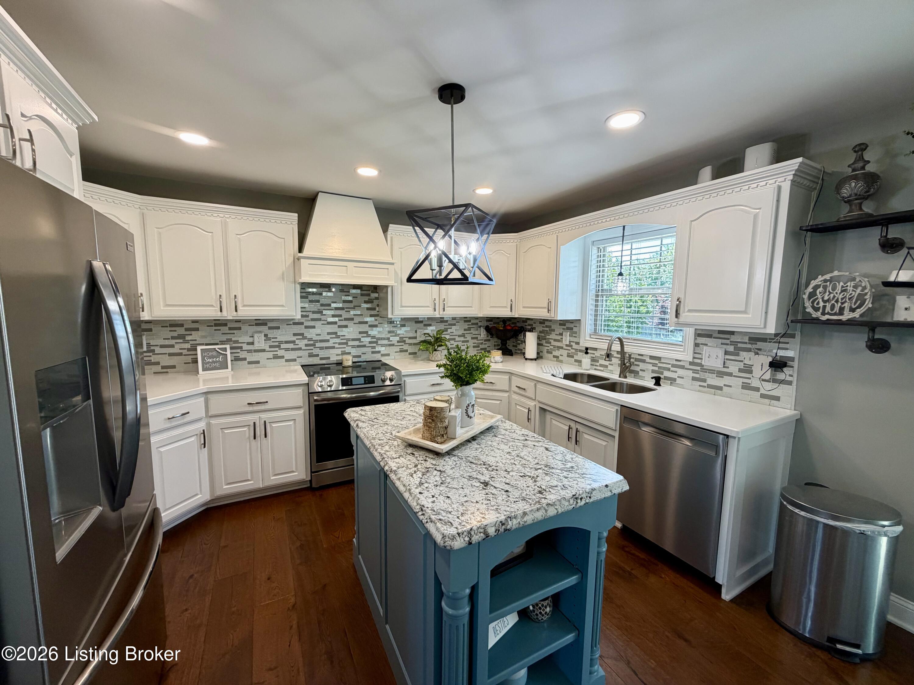 1011 Pembrooke Dr Property Photo 16