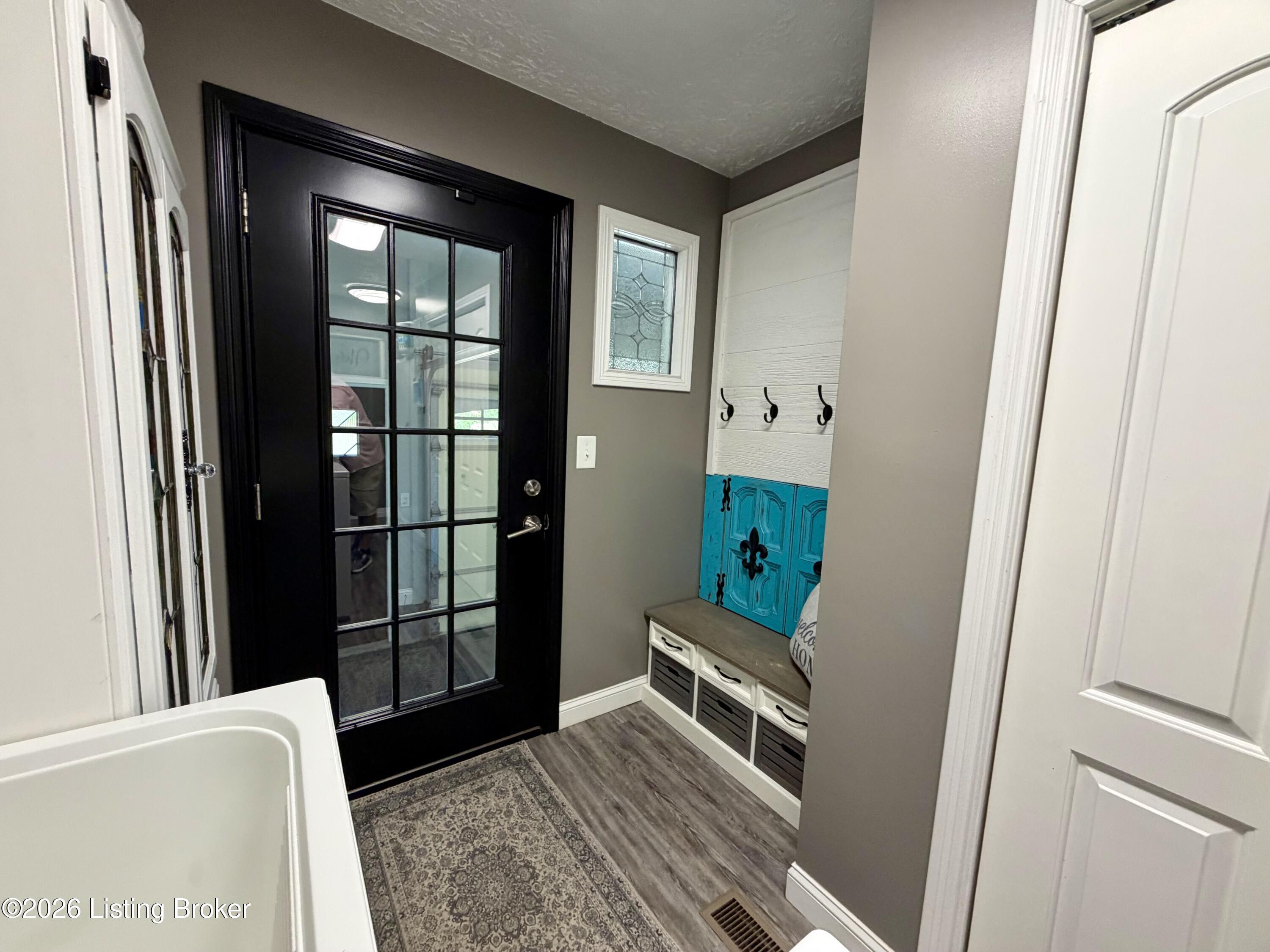 1011 Pembrooke Dr Property Photo 23