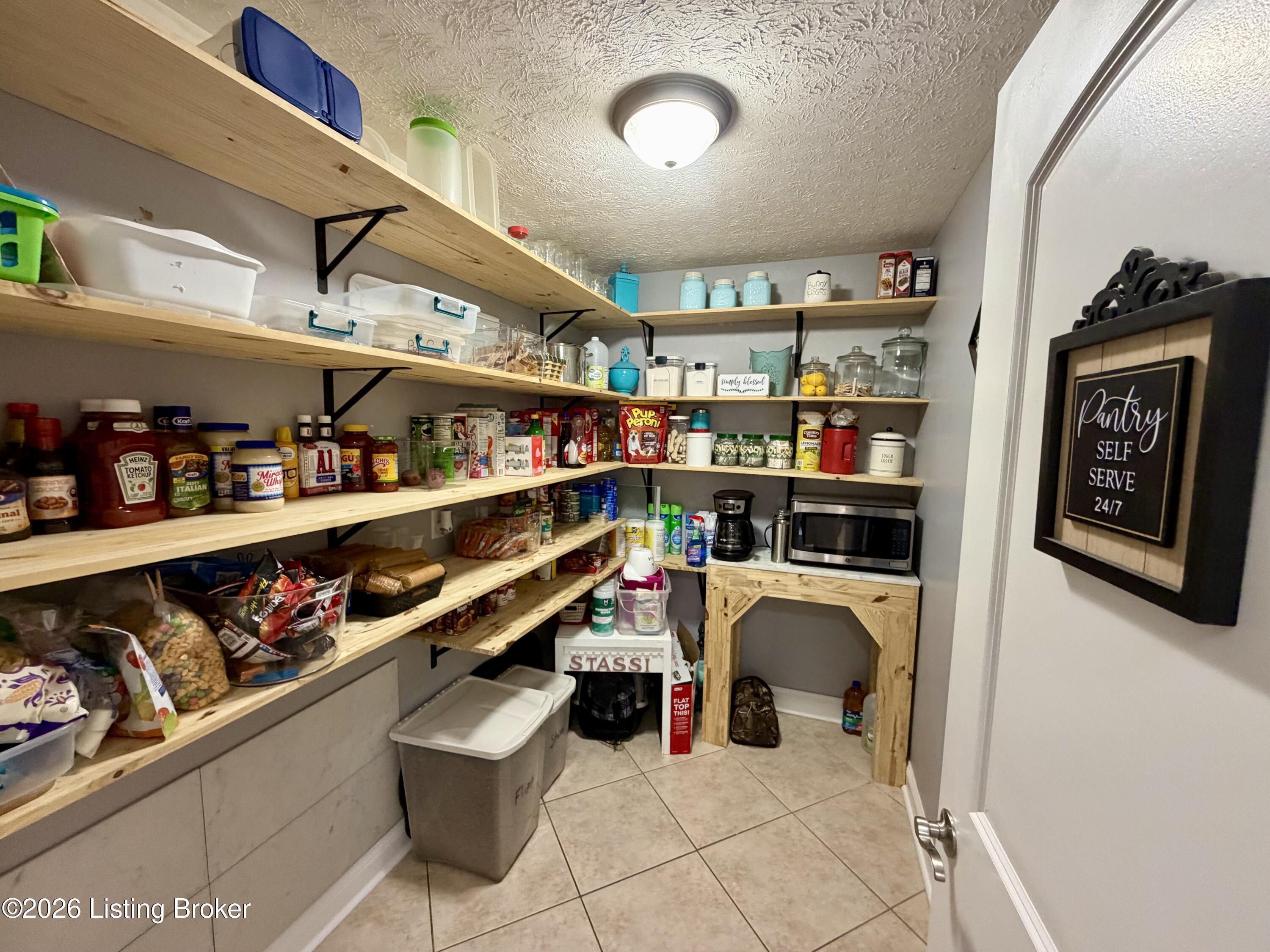 1011 Pembrooke Dr Property Photo 25