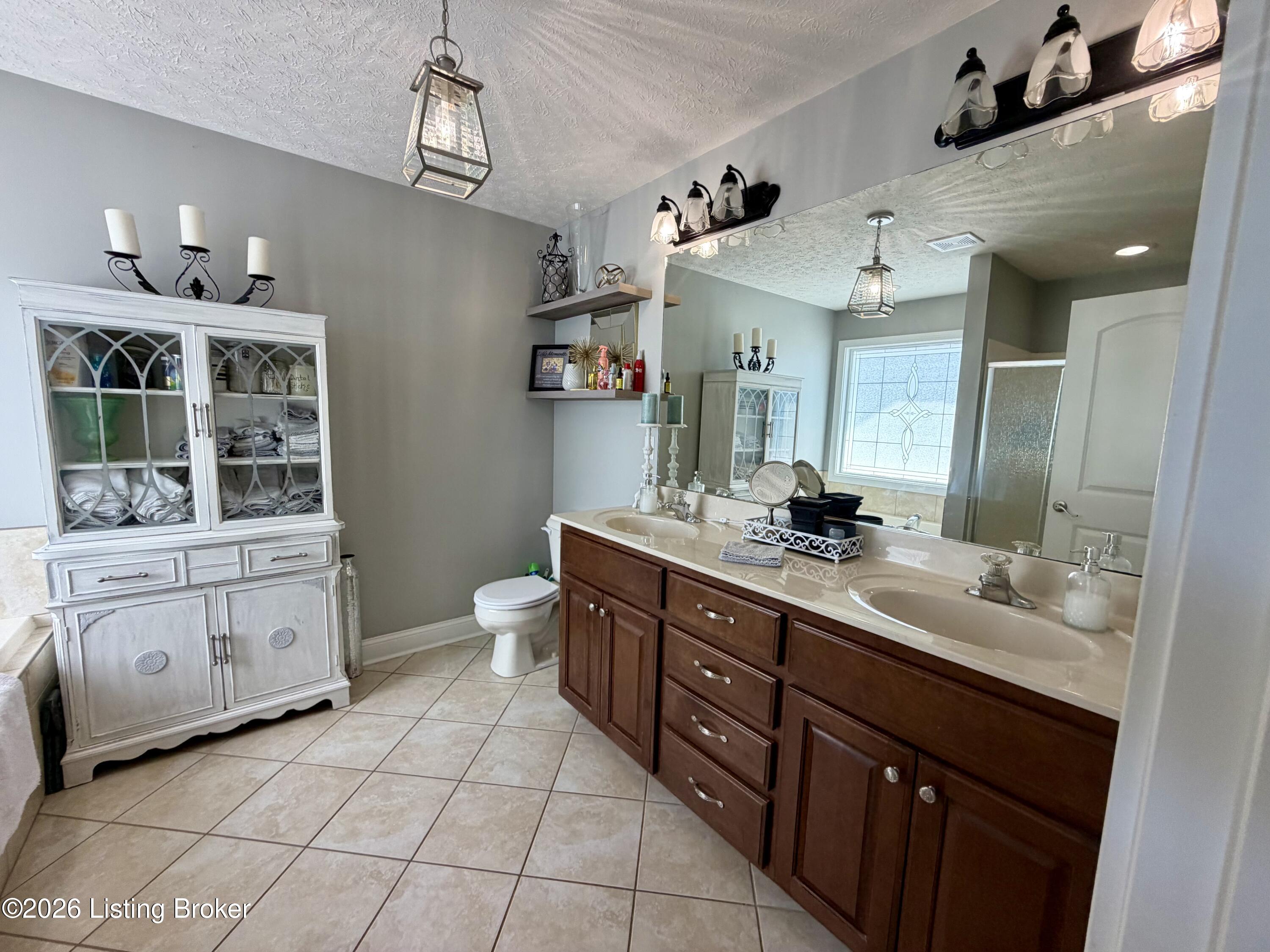 1011 Pembrooke Dr Property Photo 29