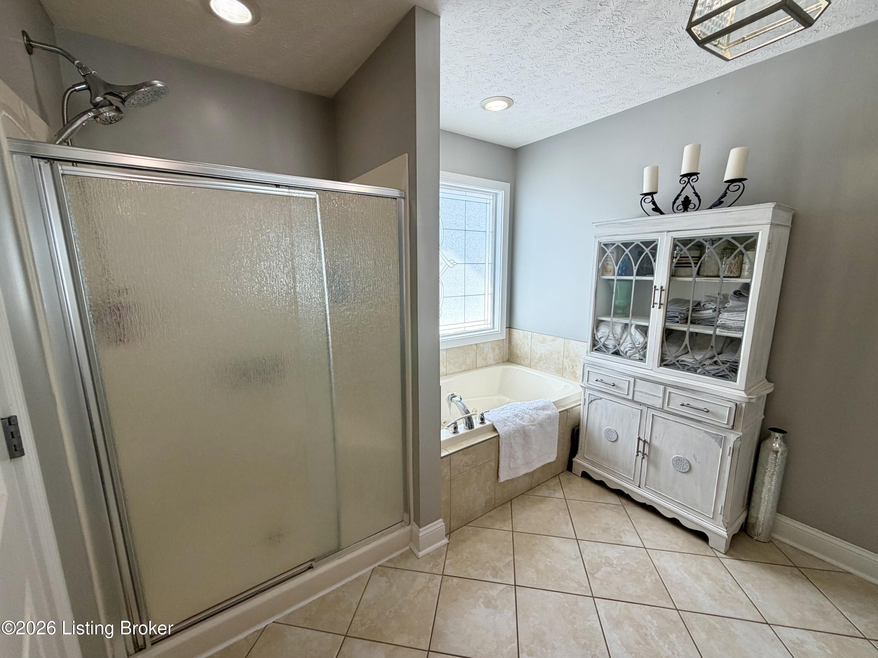1011 Pembrooke Dr Property Photo 30