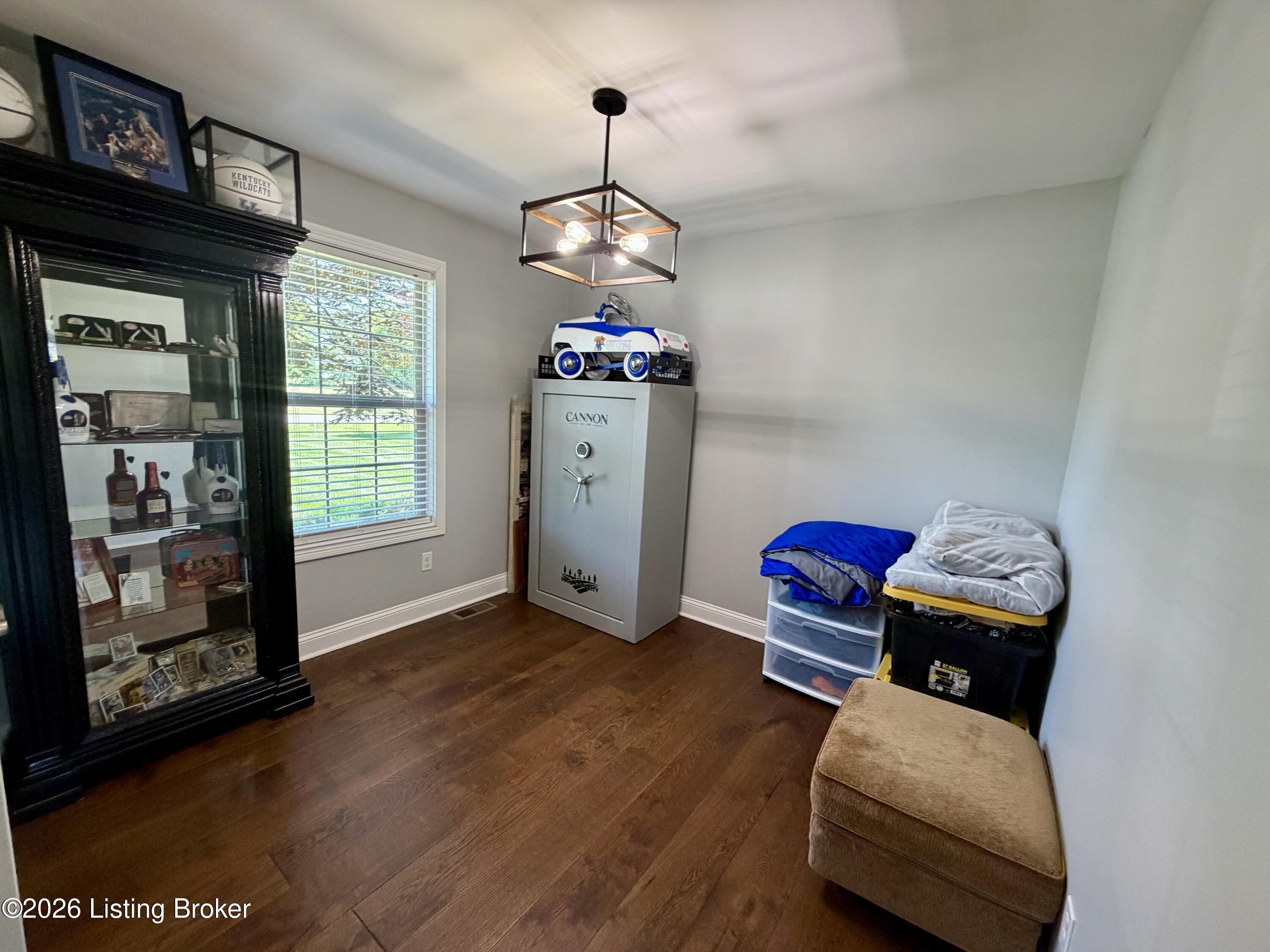 1011 Pembrooke Dr Property Photo 35