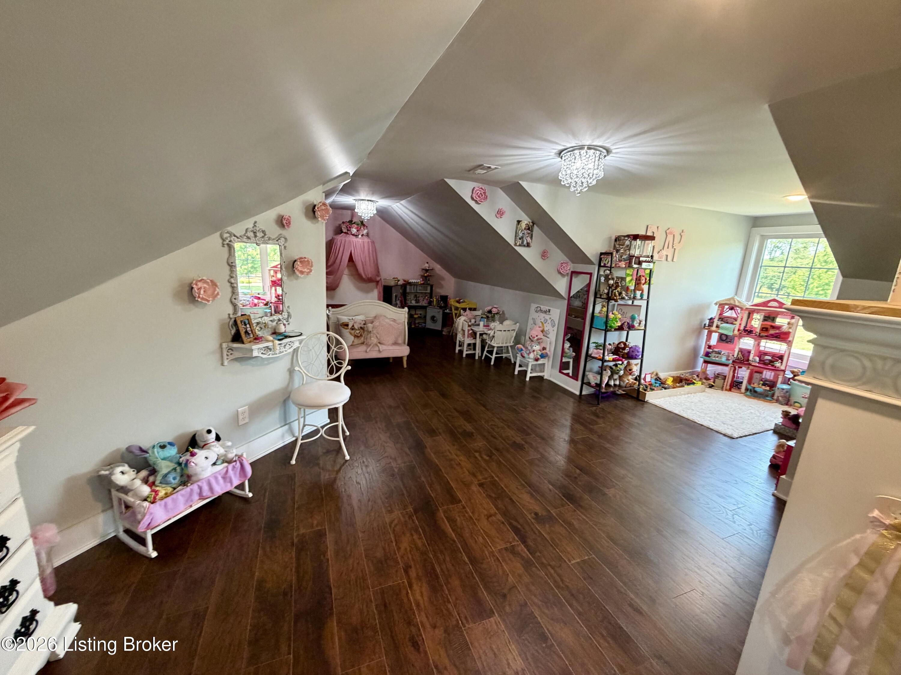 1011 Pembrooke Dr Property Photo 50