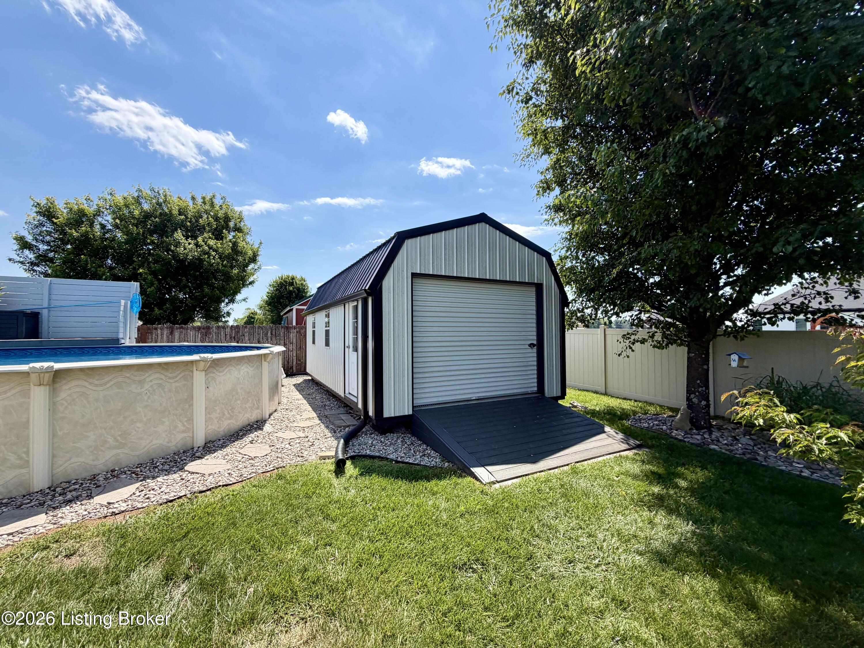 1011 Pembrooke Dr Property Photo 88