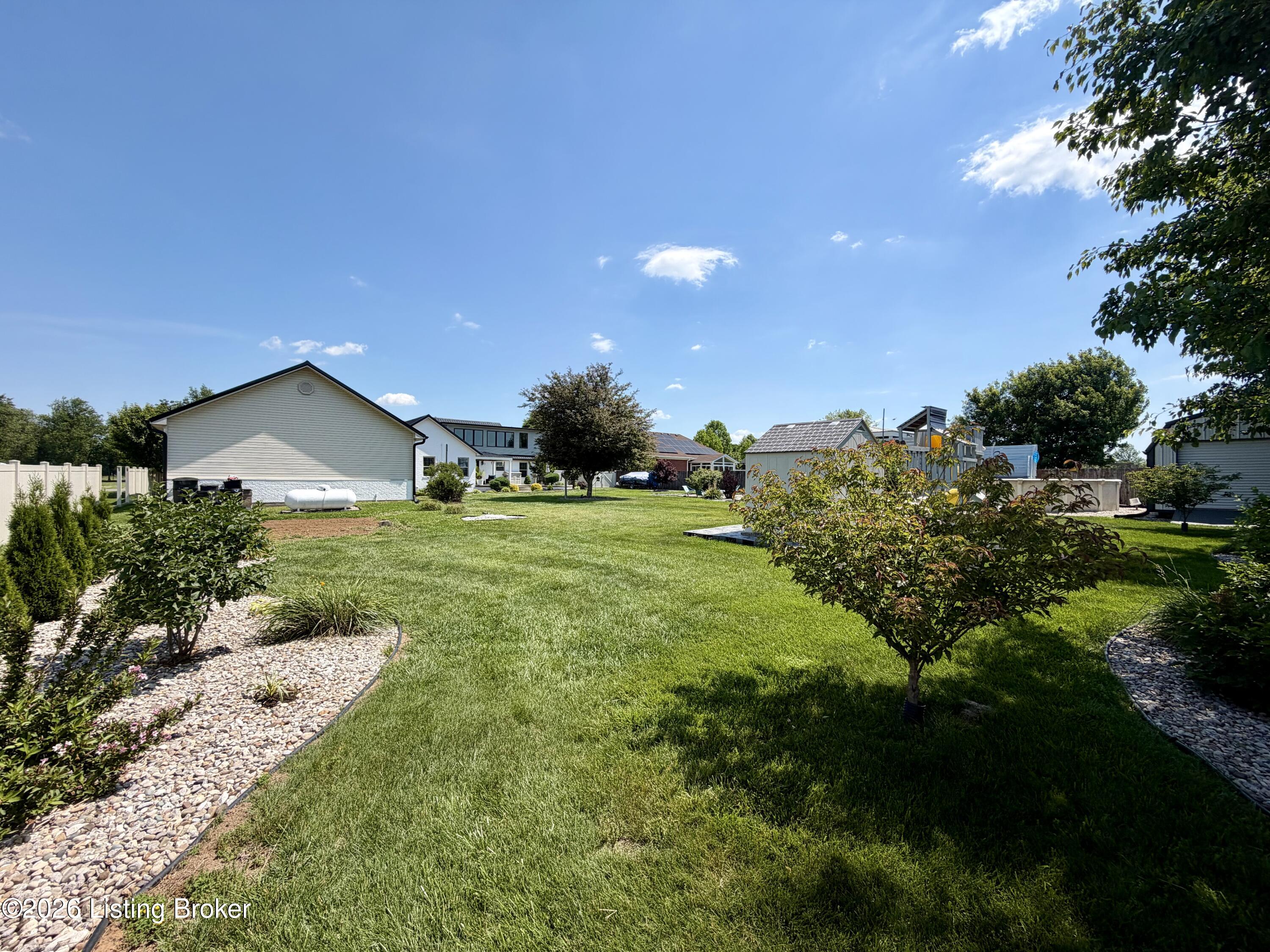 1011 Pembrooke Dr Property Photo 91