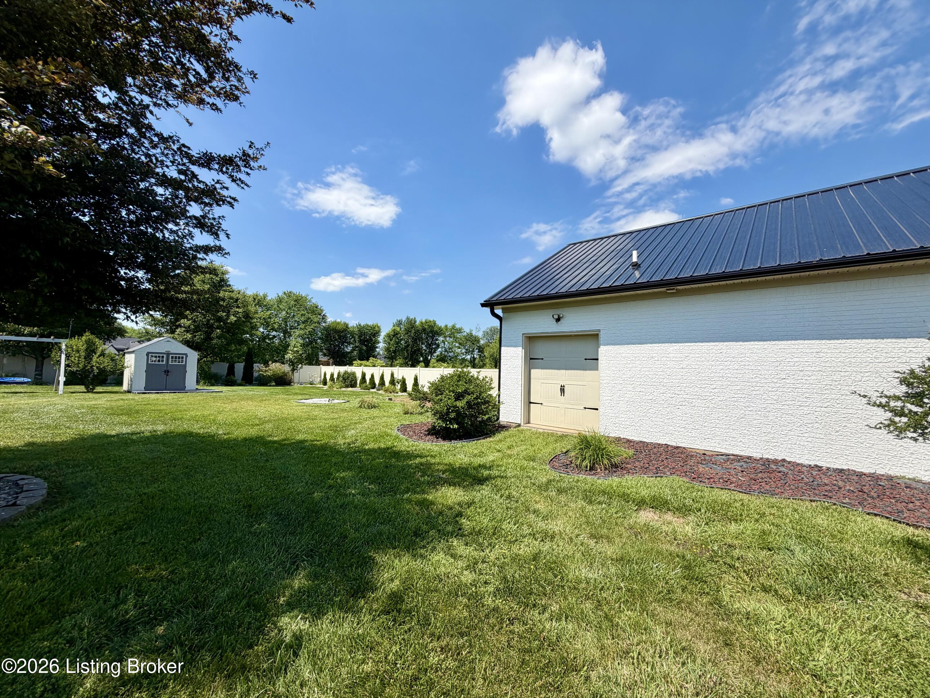 1011 Pembrooke Dr Property Photo 93