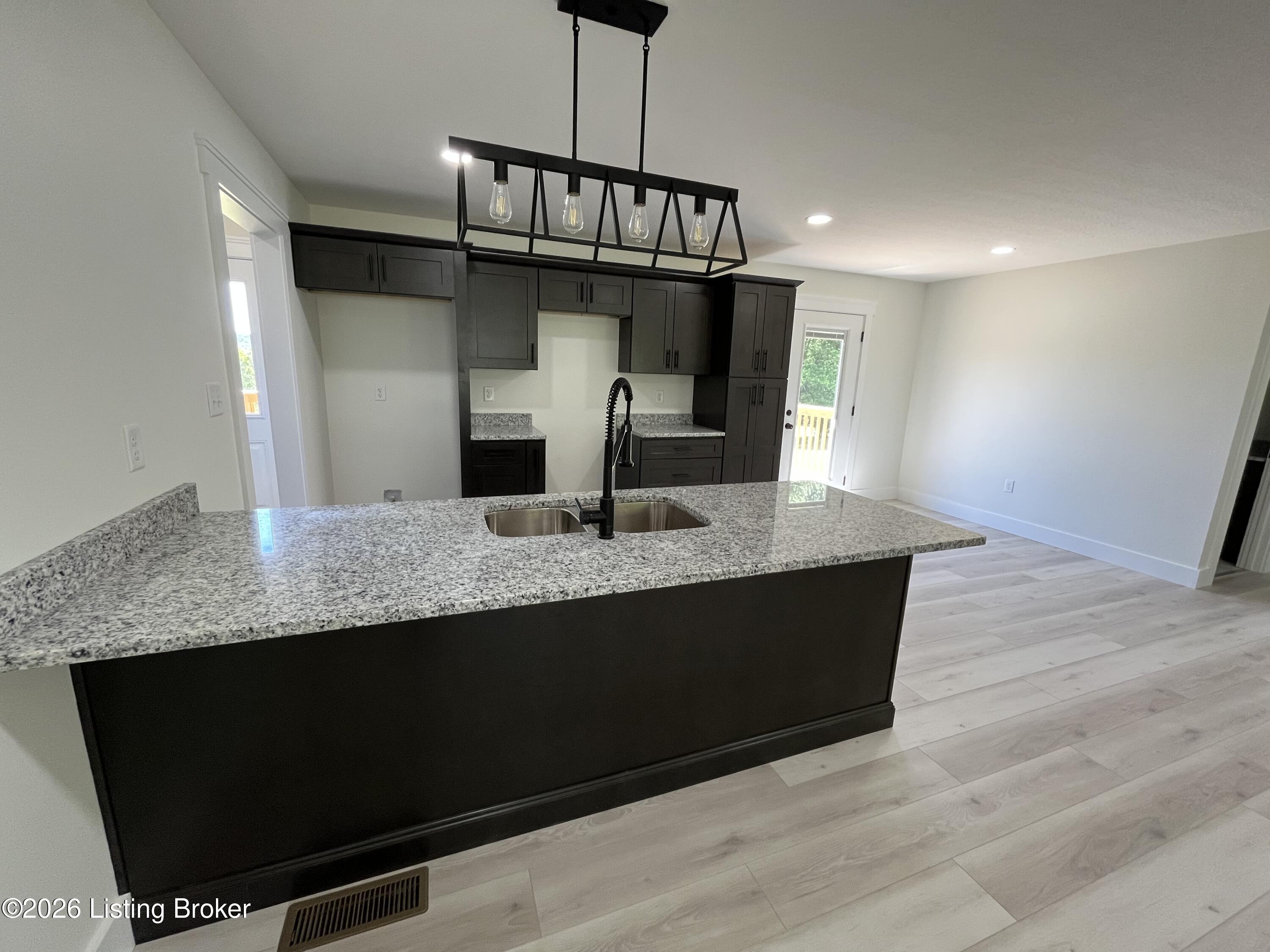 205 Olive Ave Property Photo 5
