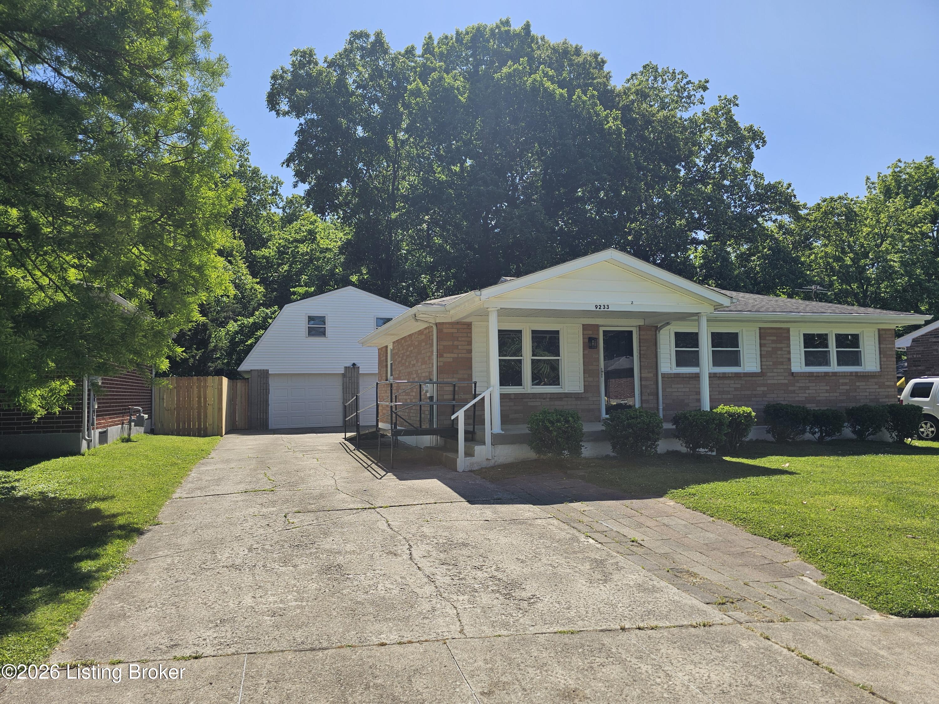 9233 Lantana Dr Property Photo 1