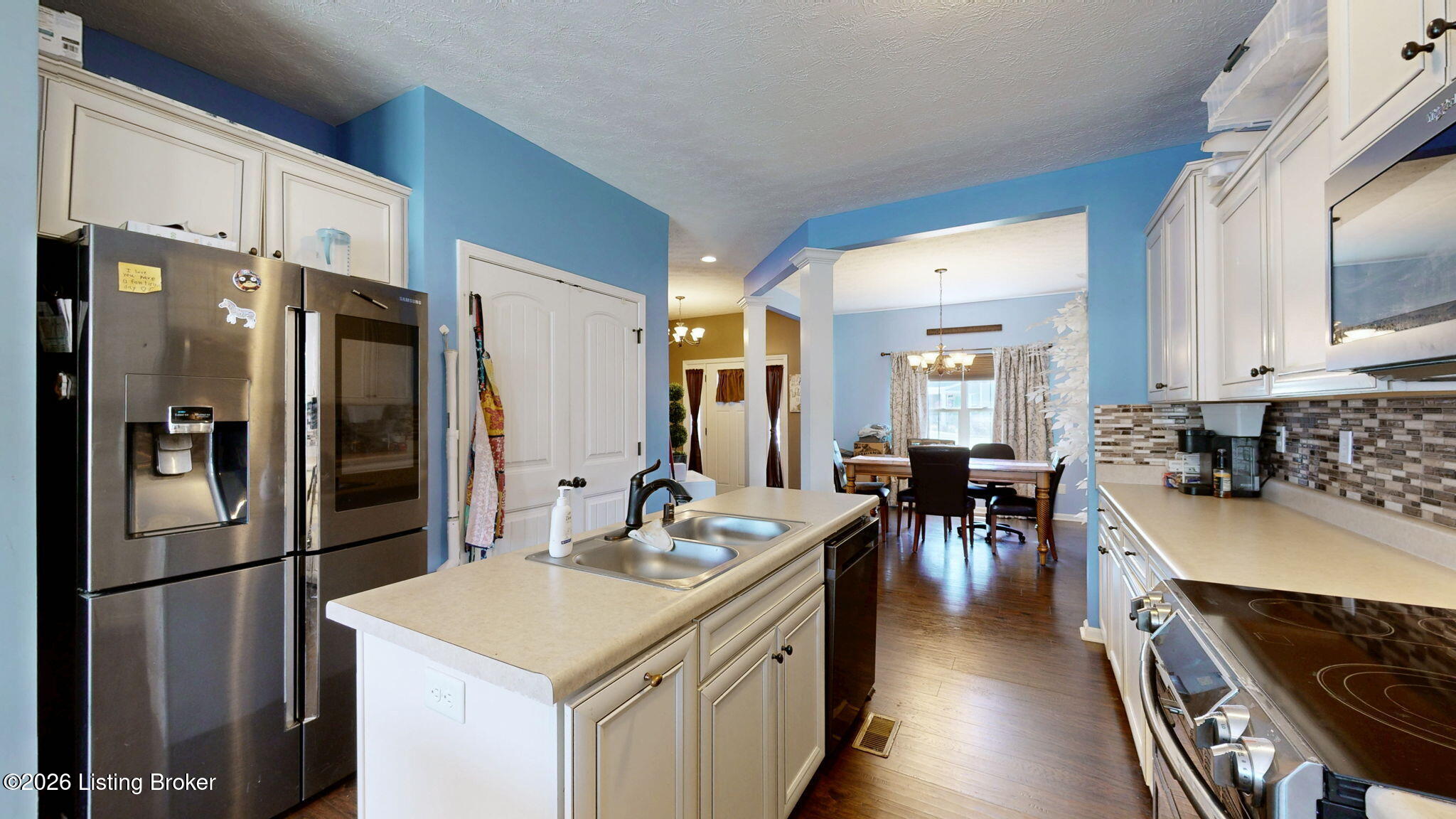 144 Highland Ridge Ct Property Photo 3