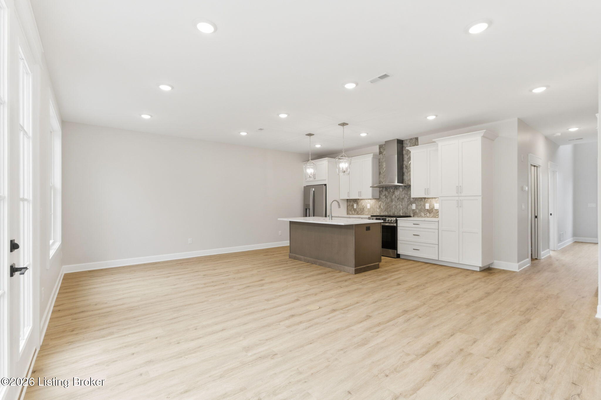 2900 Megan Thompson Way Property Photo 6