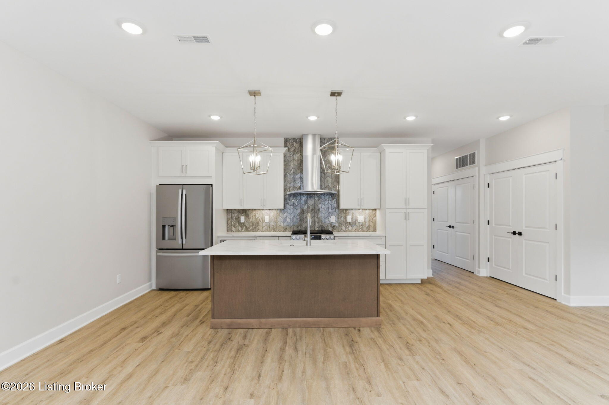 2900 Megan Thompson Way Property Photo 7