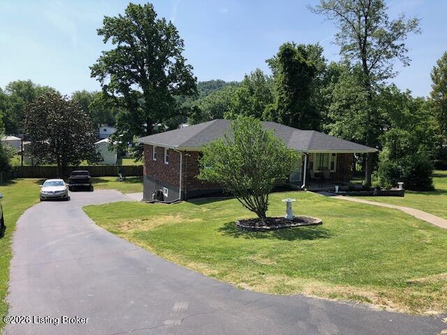693 N Lakeview Dr Property Photo 4