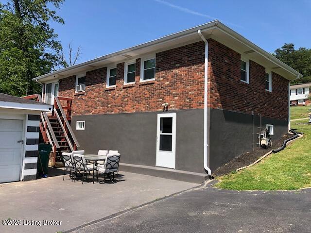 693 N Lakeview Dr Property Photo 7