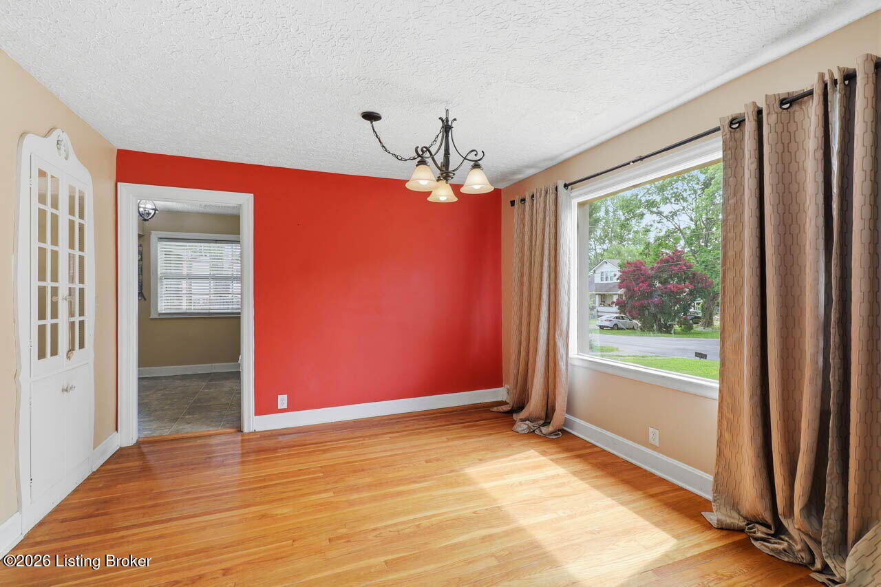 219 West Ave Property Photo 5