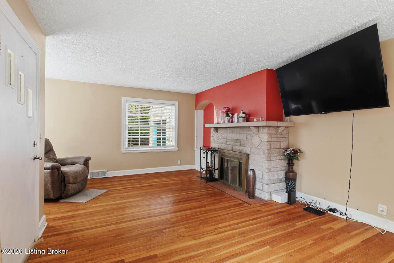 219 West Ave Property Photo 6