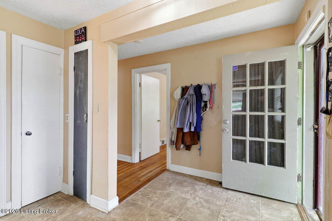 219 West Ave Property Photo 12