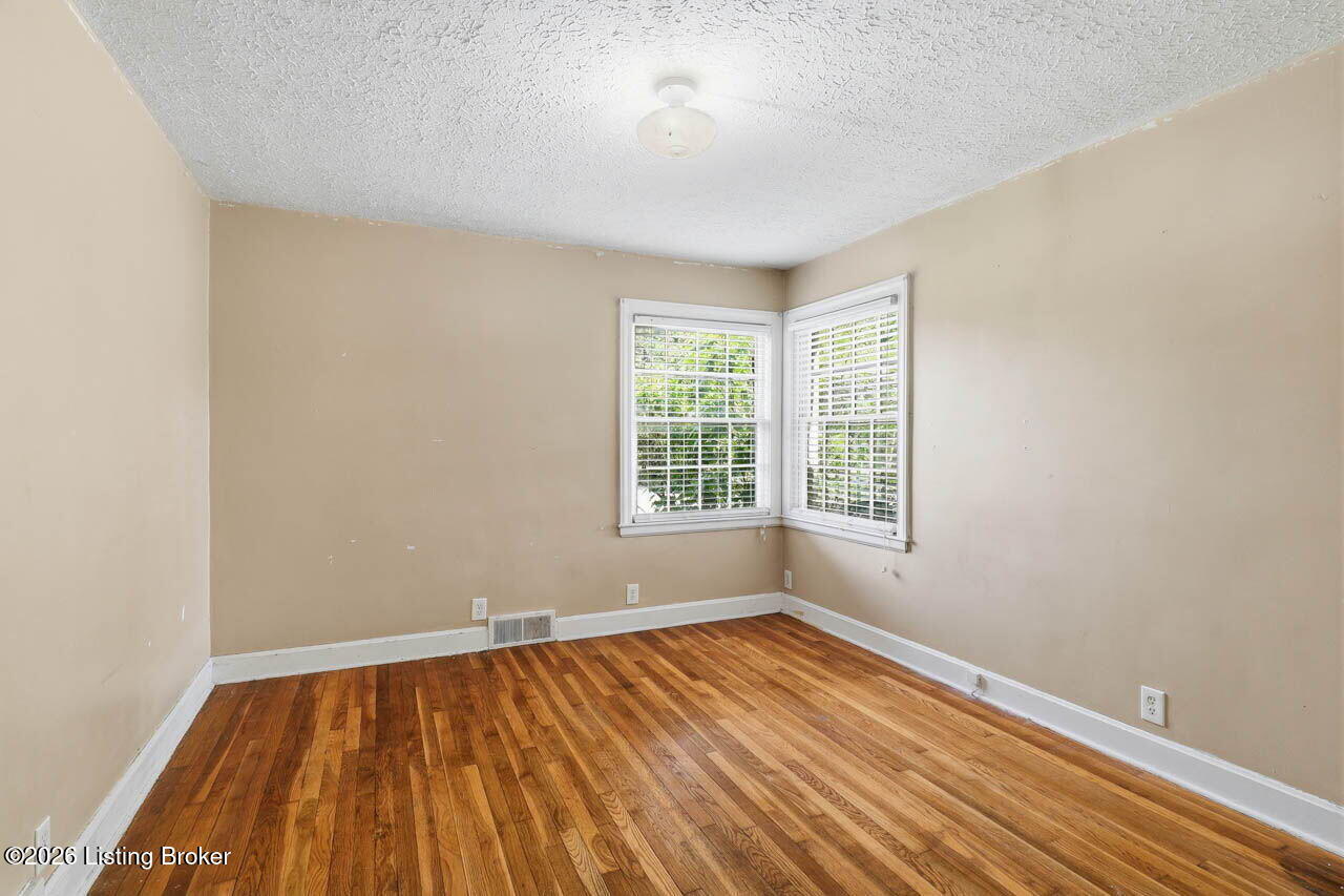 219 West Ave Property Photo 14