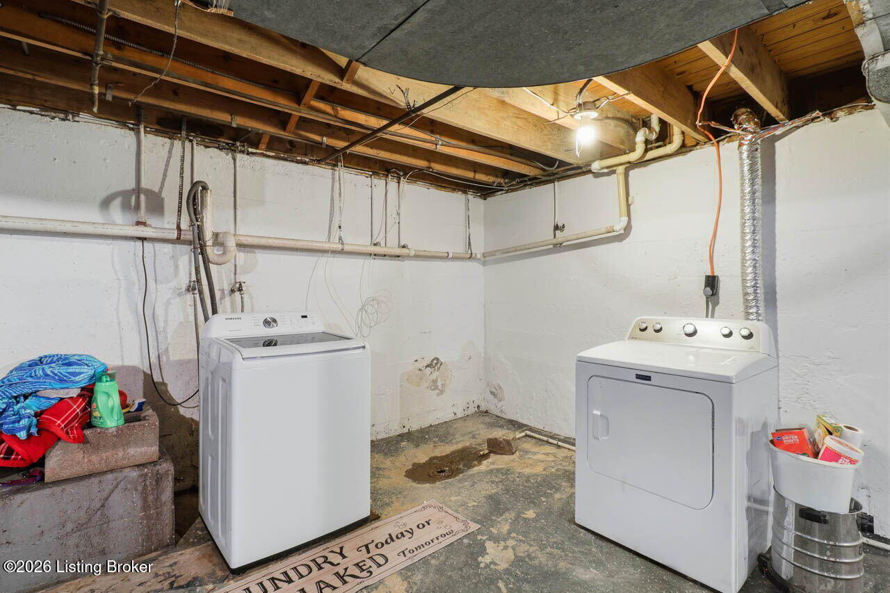 219 West Ave Property Photo 37