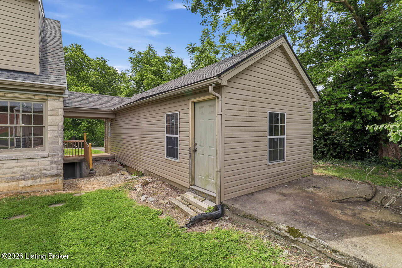 219 West Ave Property Photo 41