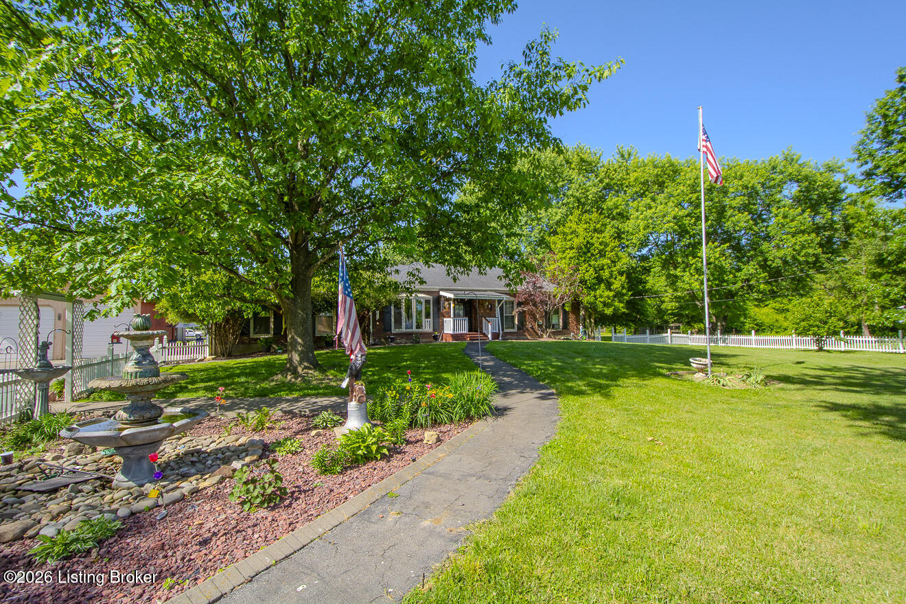 233 N Myers Rd Property Photo 8