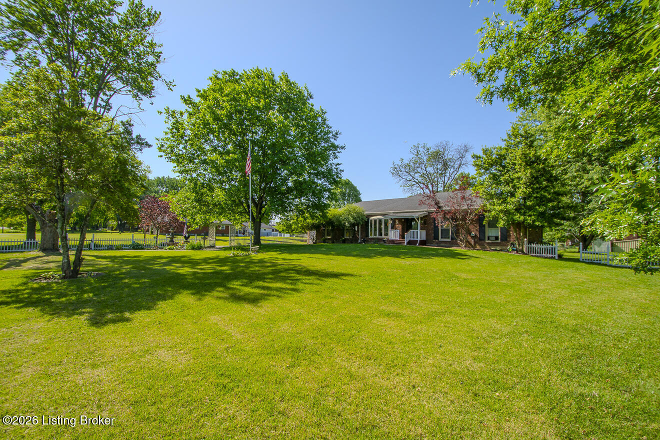 233 N Myers Rd Property Photo 10